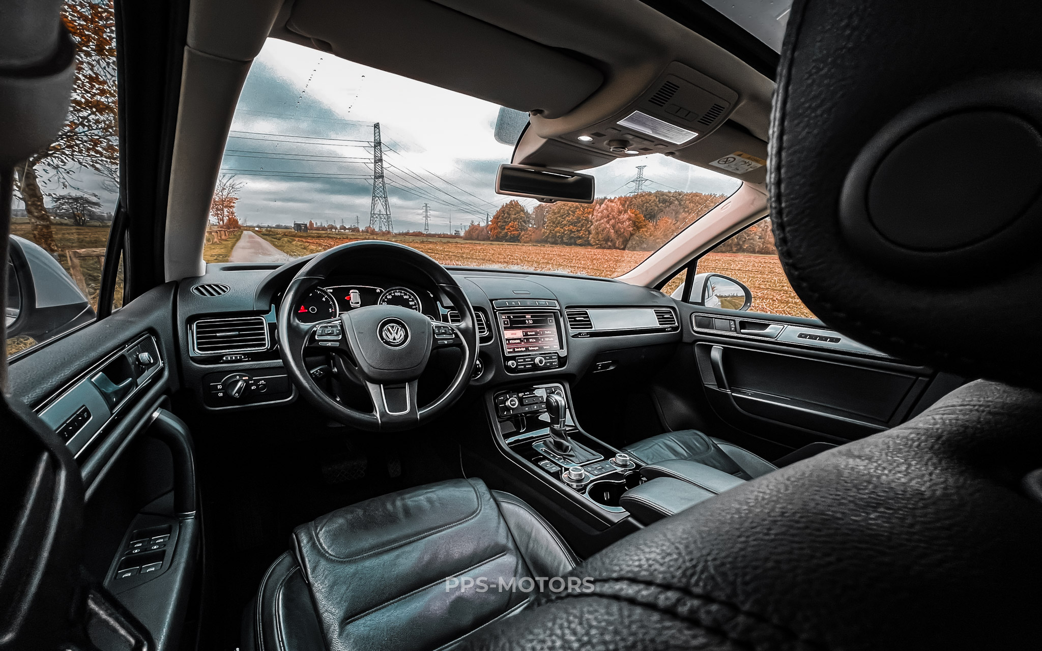Volkswagen TOUAREG 3.0 TDI V6 R-LINE photo 14