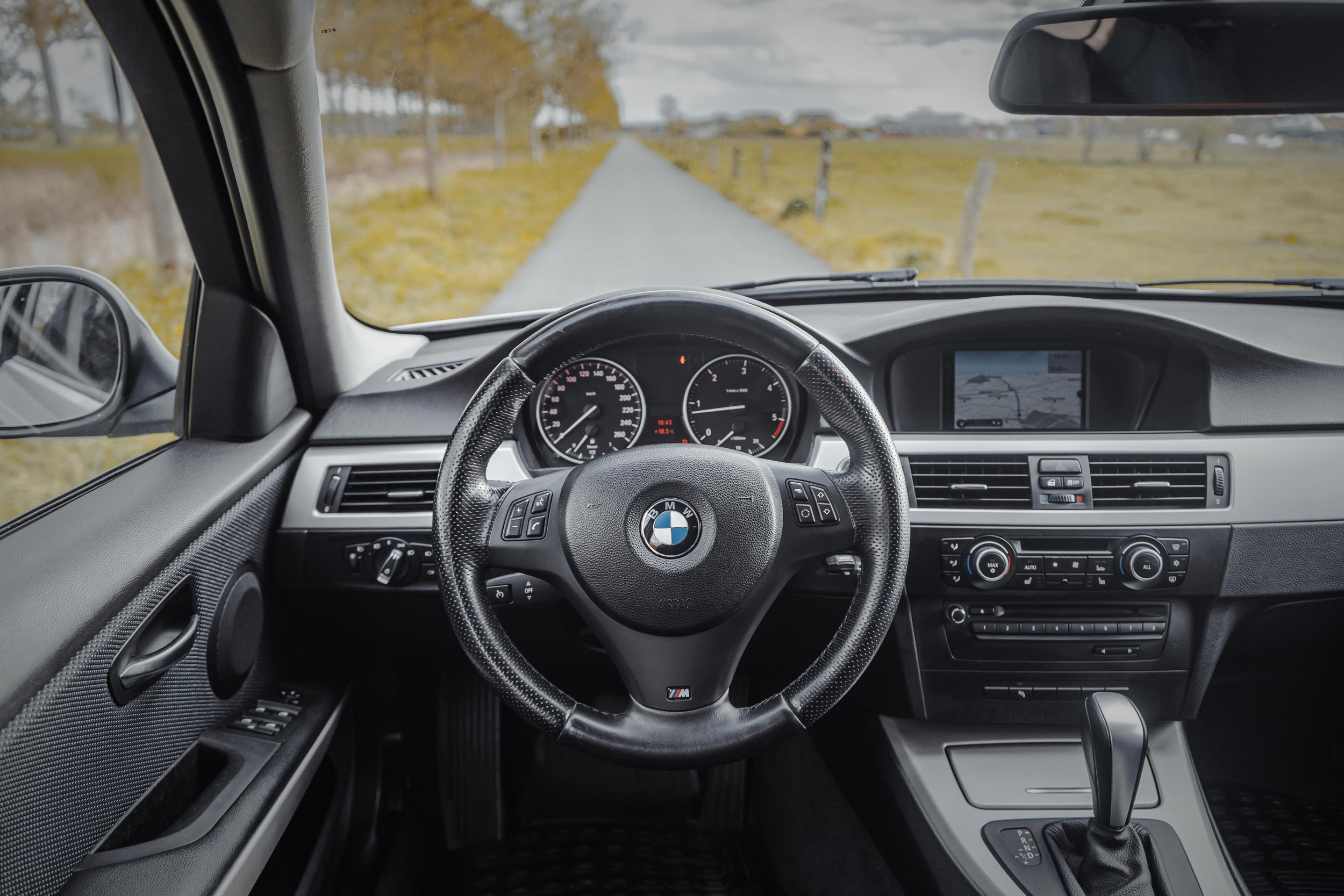BMW 318d E91 M-PAKKET photo 22