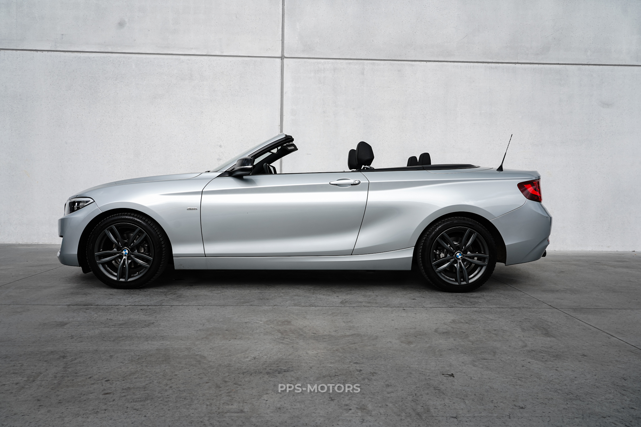 BMW 218dA CABRIO photo 3