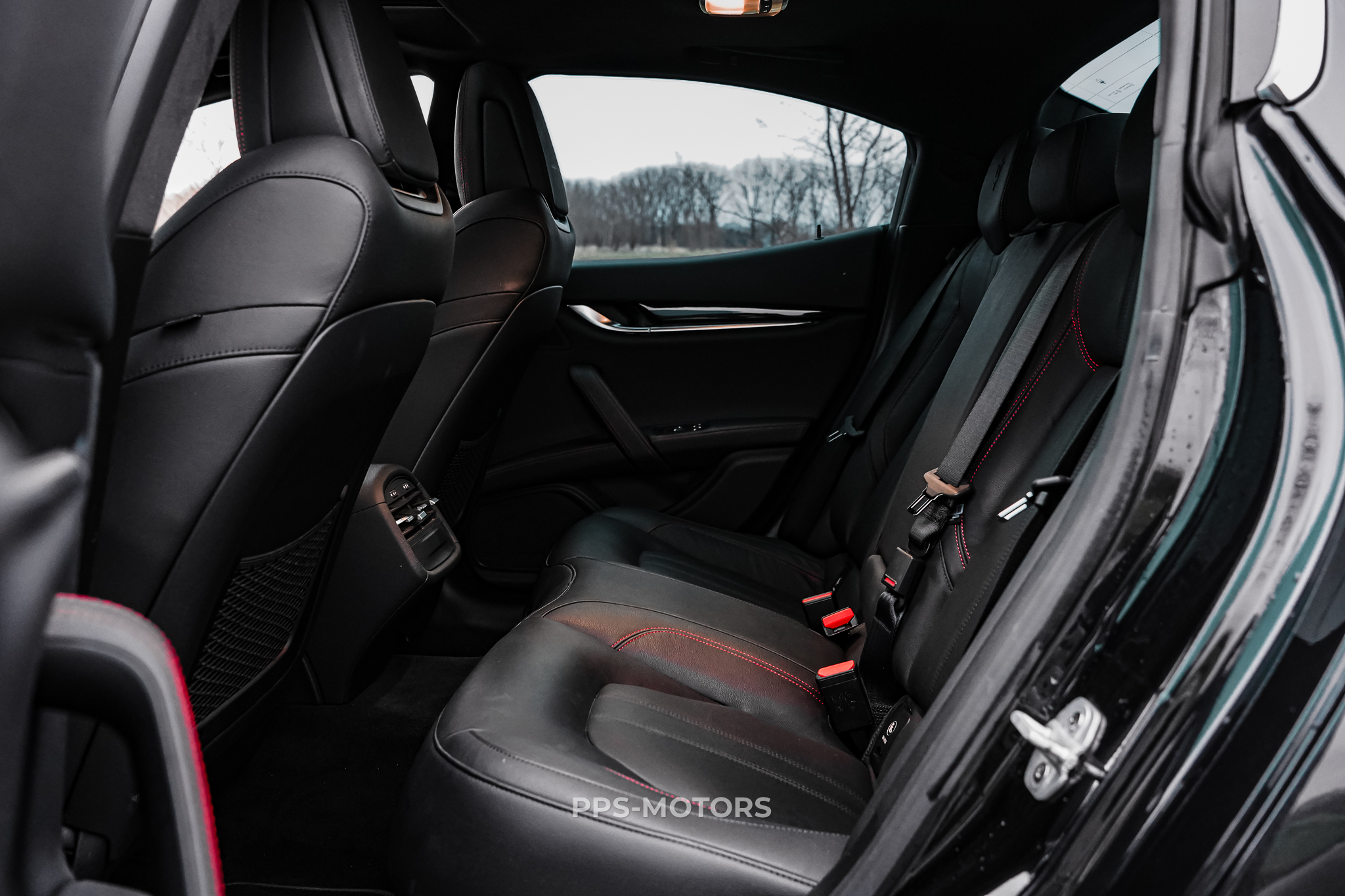 Maserati GHIBLI 3.0 V6 RIBELLE 1 OF 200 photo 34