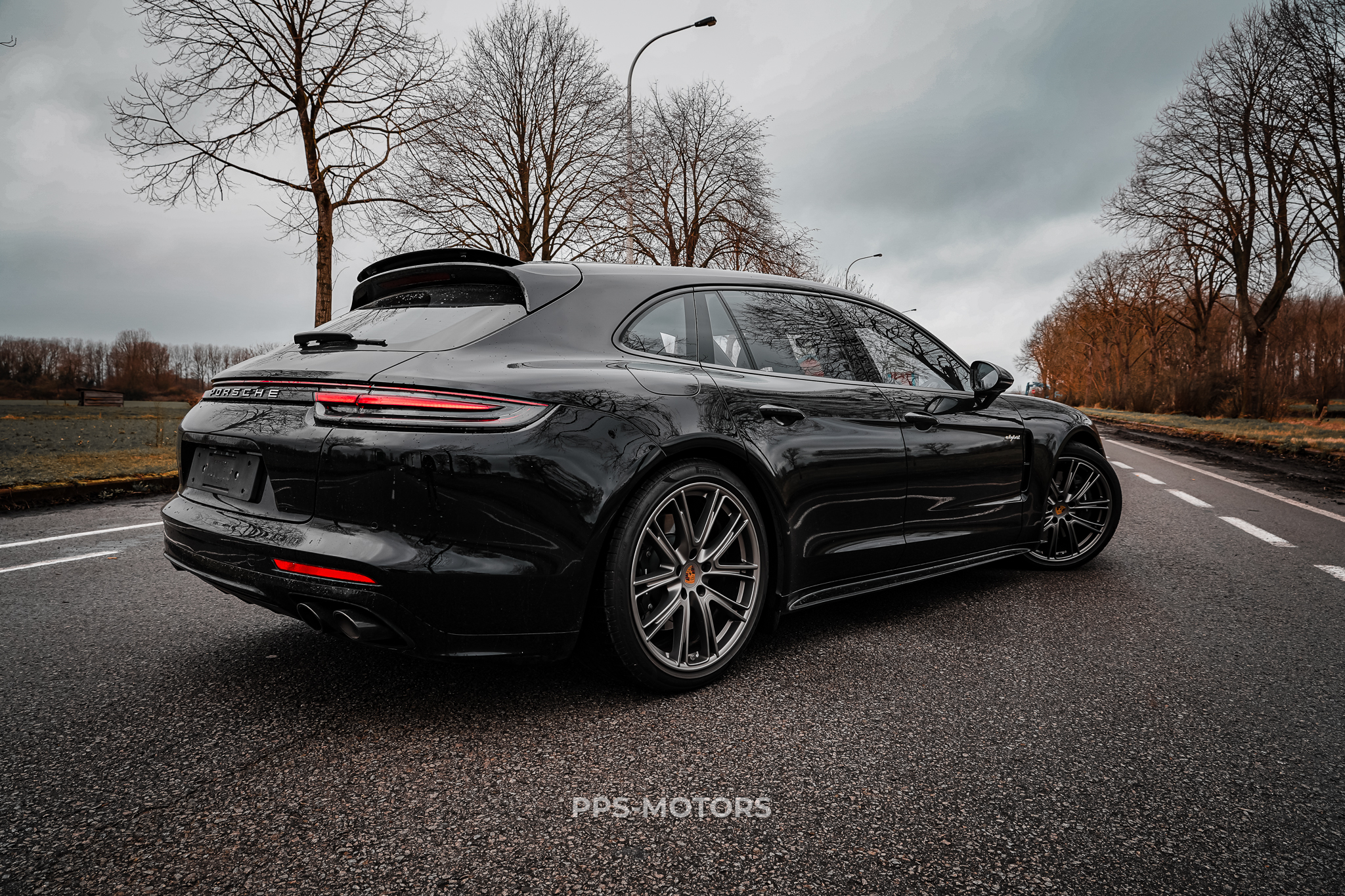 Porsche PANAMERA 4 E-HYBRID photo 8