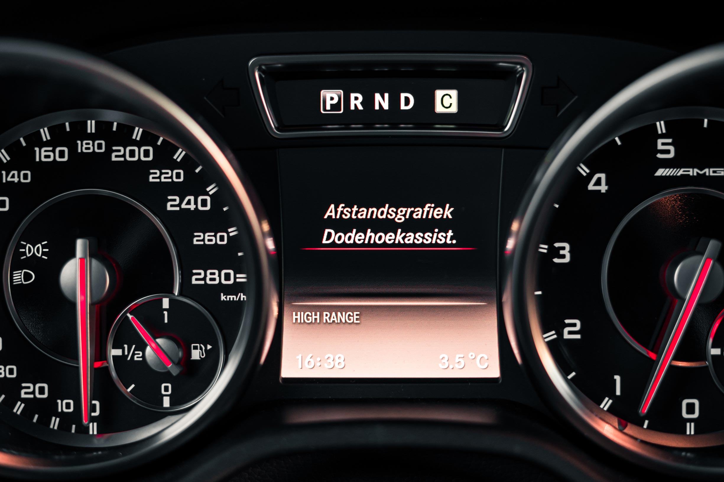 Mercedes Benz G63 AMG 5.5 V8 | BRABUS OPTIK photo 31