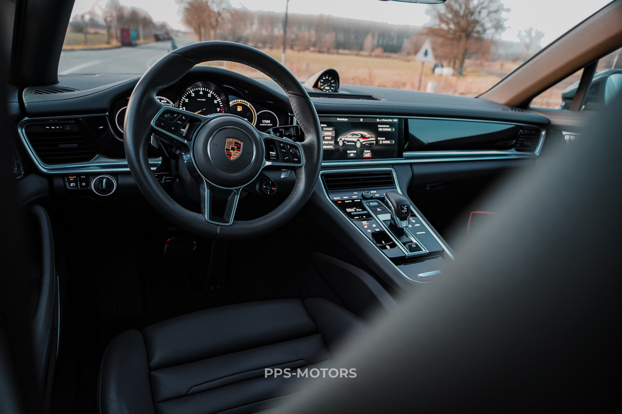 Porsche PANAMERA 4 E-HYBRID photo 28