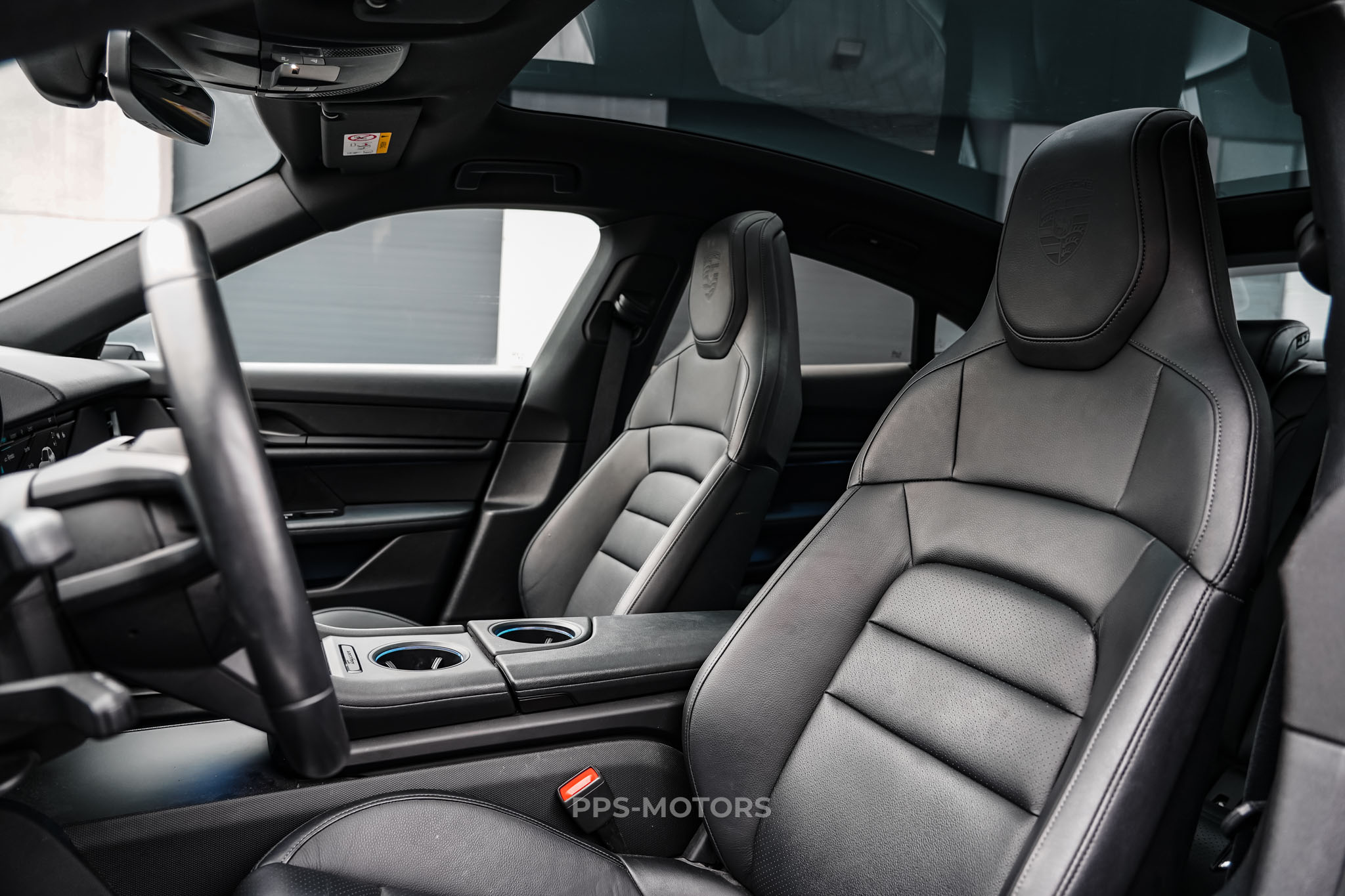 Porsche TAYCAN 4S SPORTDESIGN photo 27