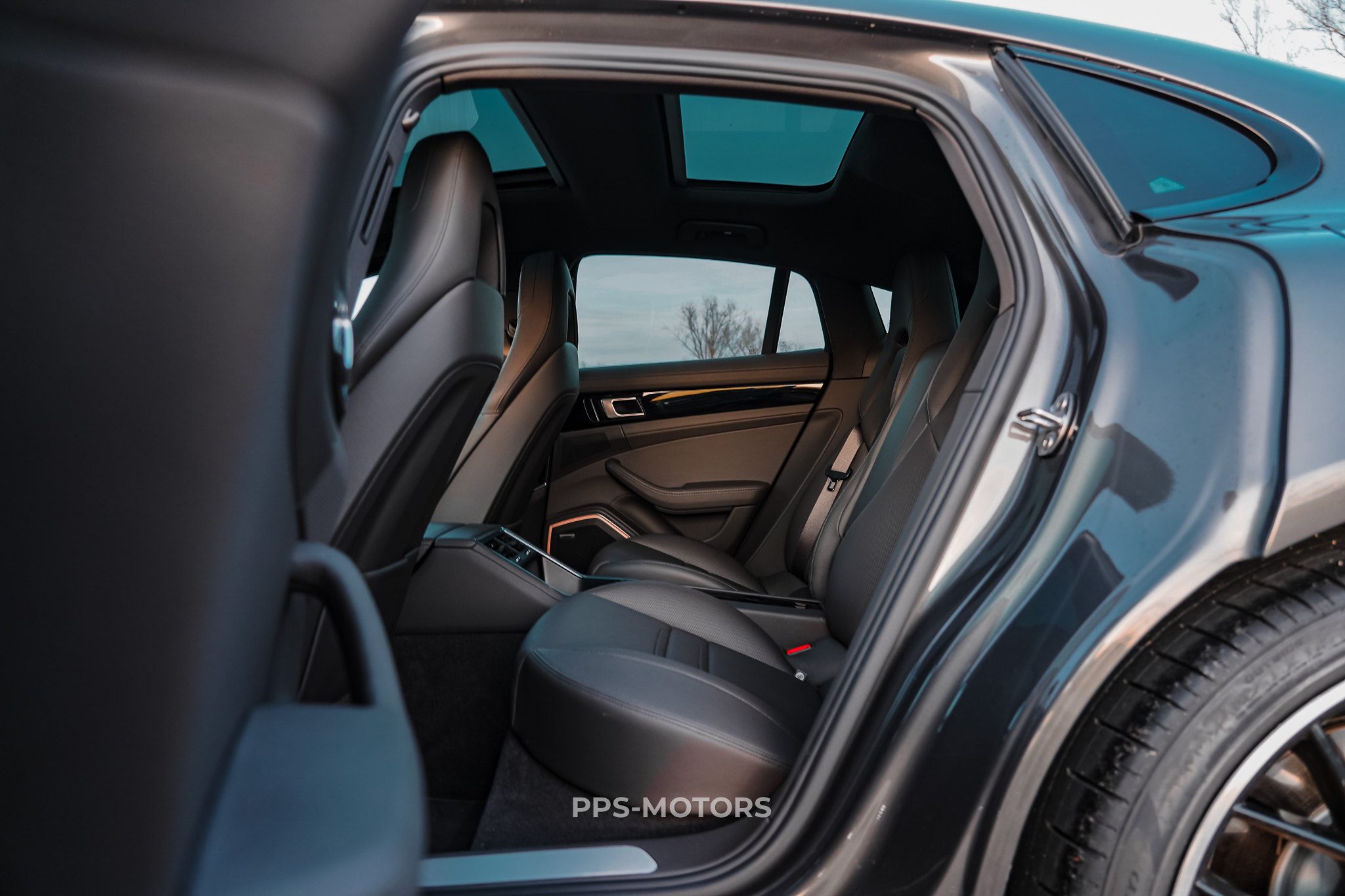 Porsche PANAMERA 4 E-HYBRID photo 23