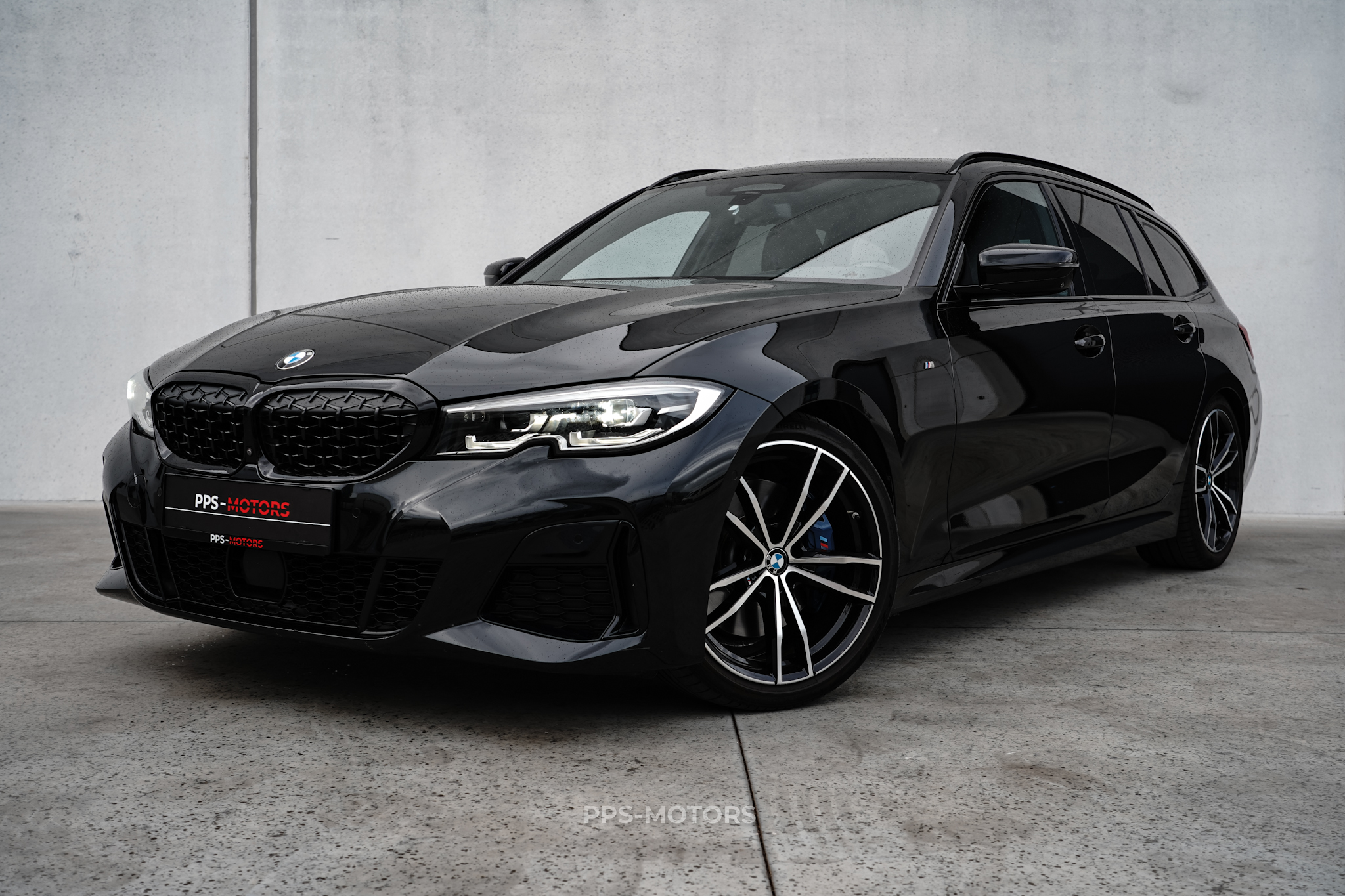 BMW M340i xDrive photo 2