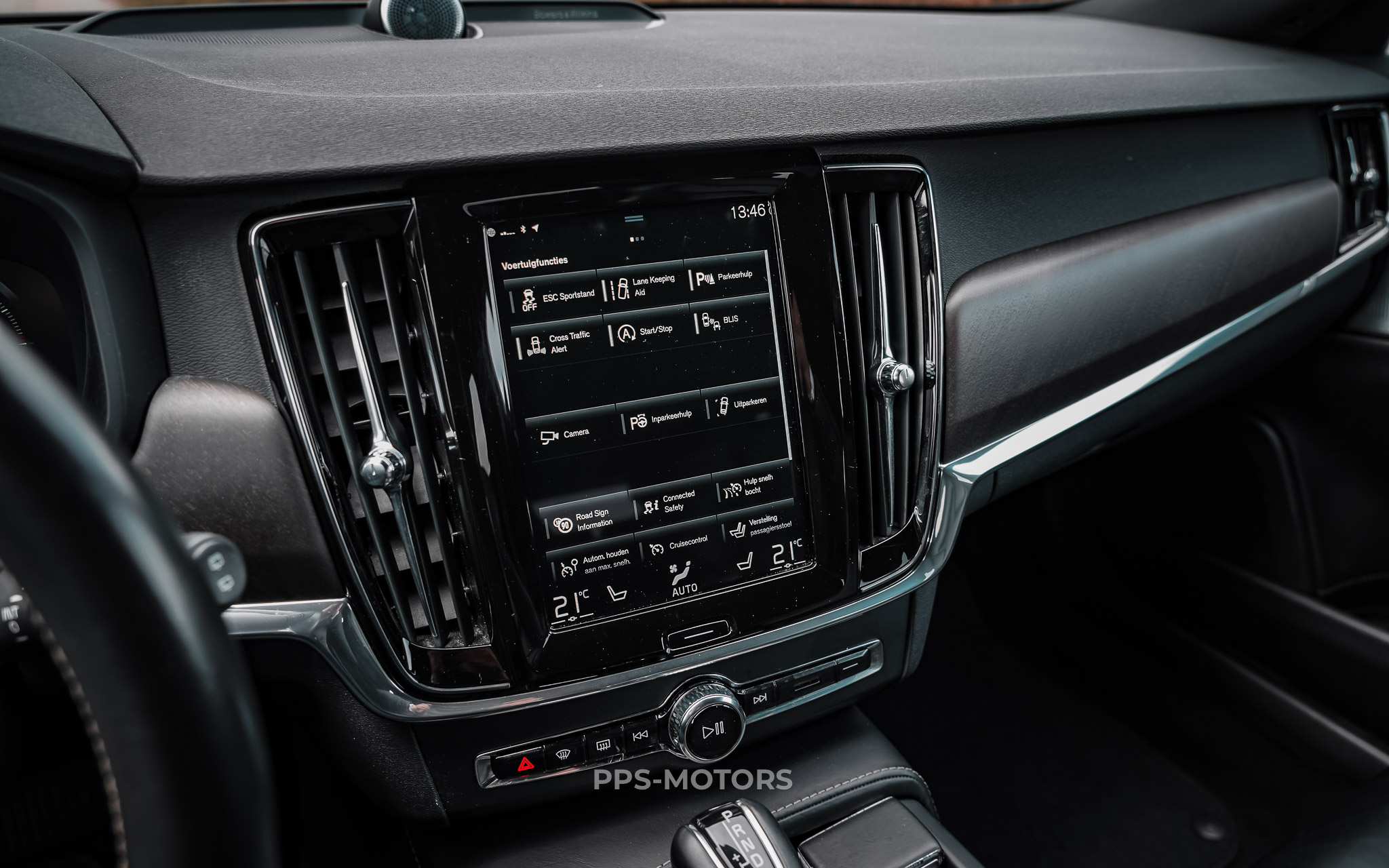 Volvo V90 CROSS COUNTRY 2.0 D4 4X4 photo 21
