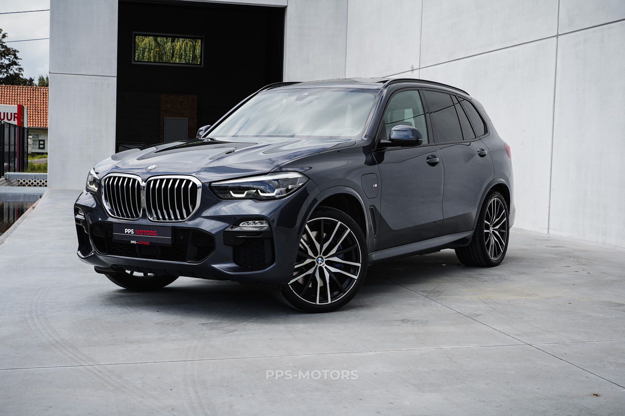 BMW X5 45e 3.0 HYBRID photo 2