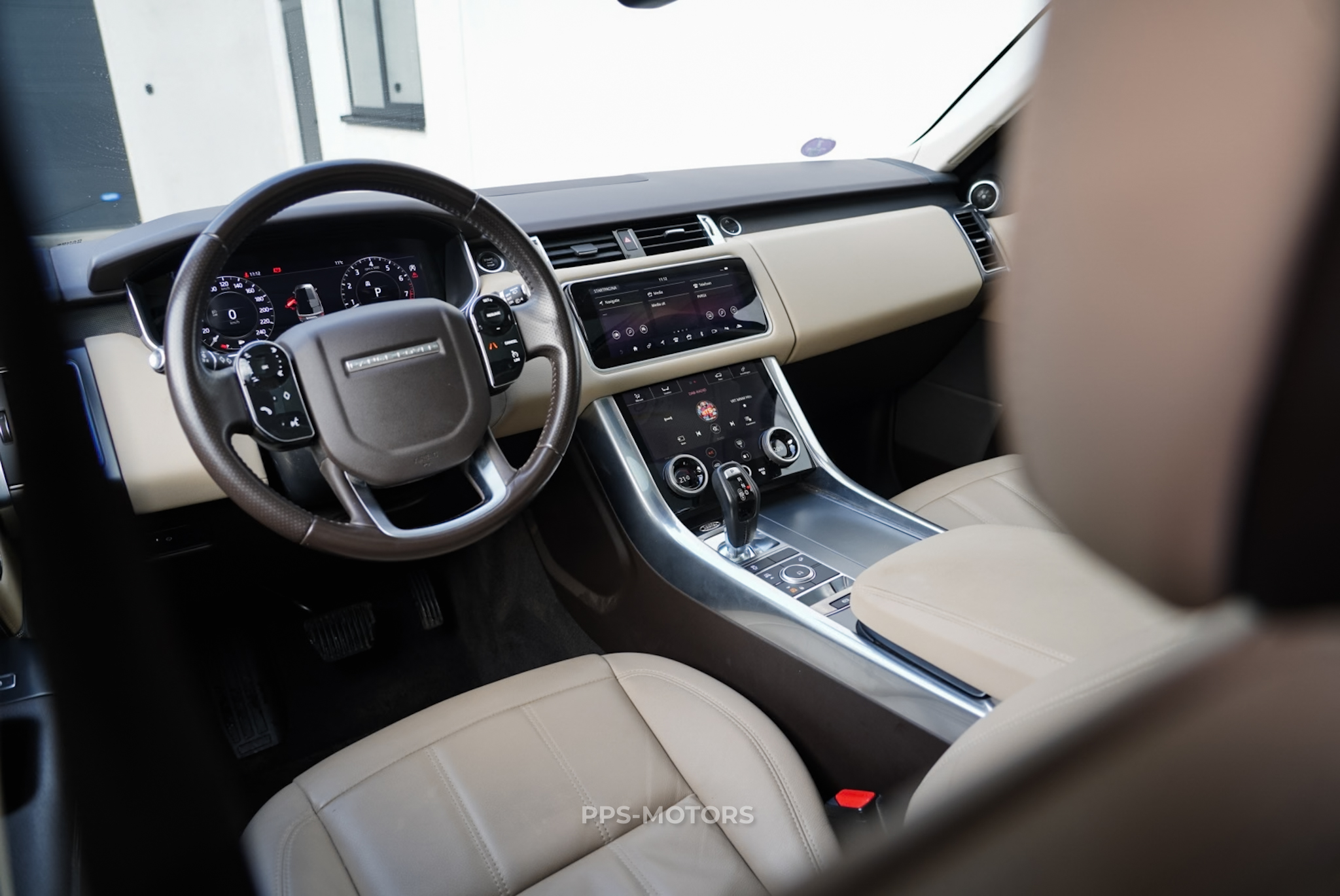 Land Rover RANGE ROVER SPORT P300 photo 12