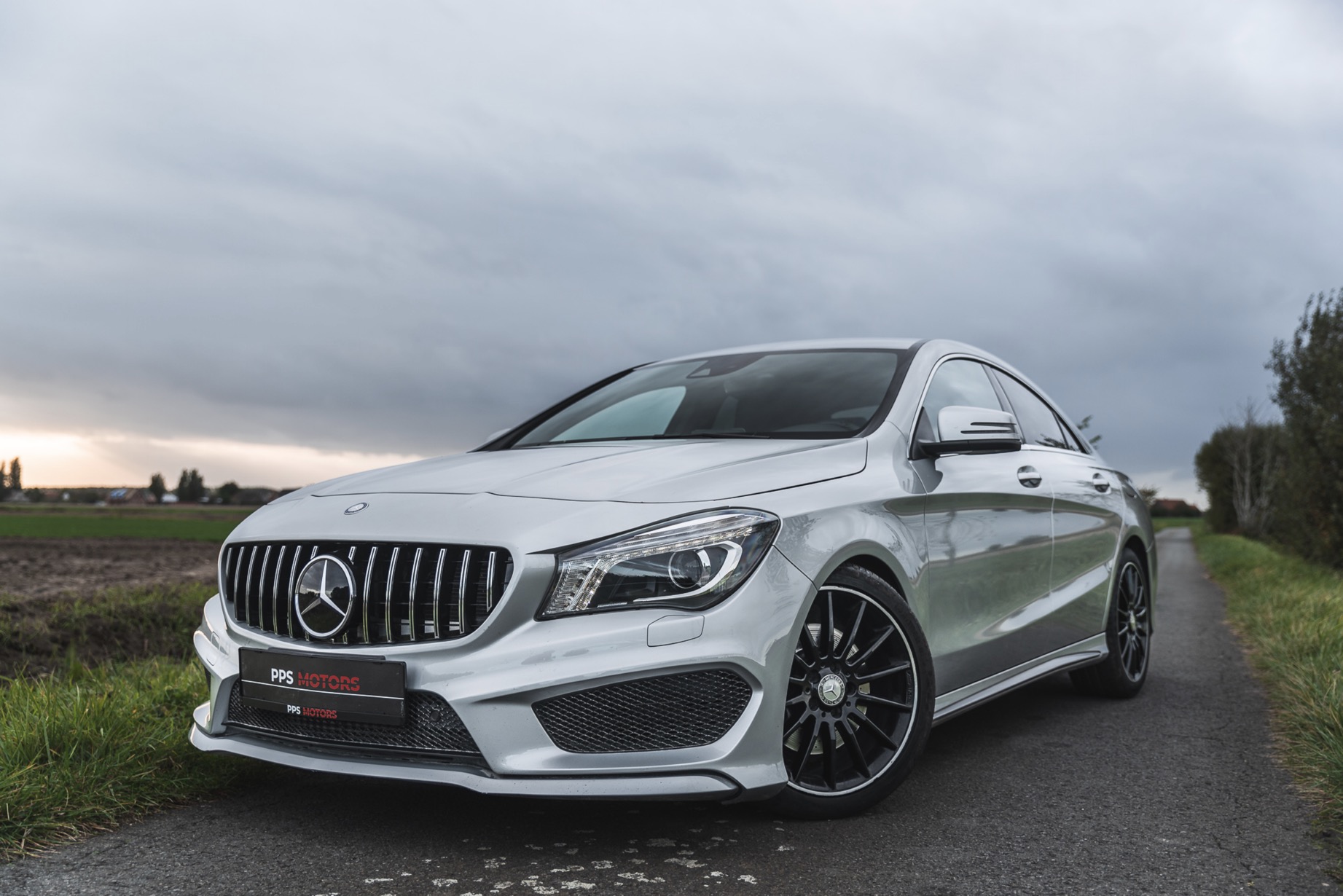 Mercedes Benz CLA 220 AMG PAKKET photo 4