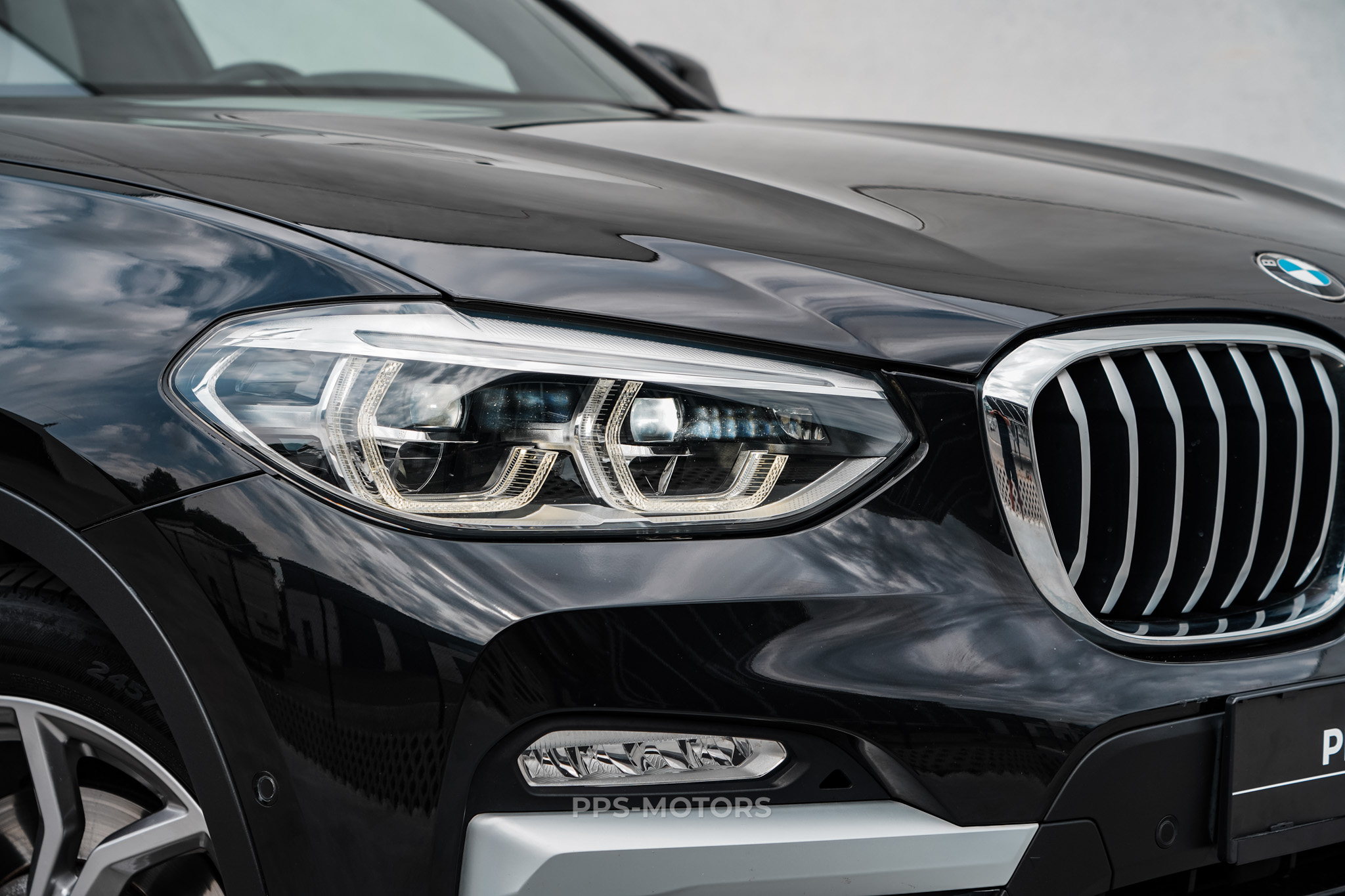 BMW X3 30i X-LINE photo 12