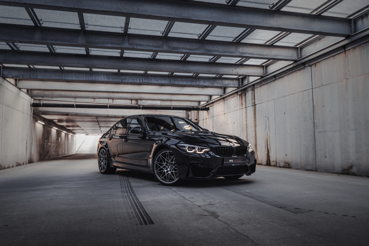 BMW M3 COMPETITION photo 2