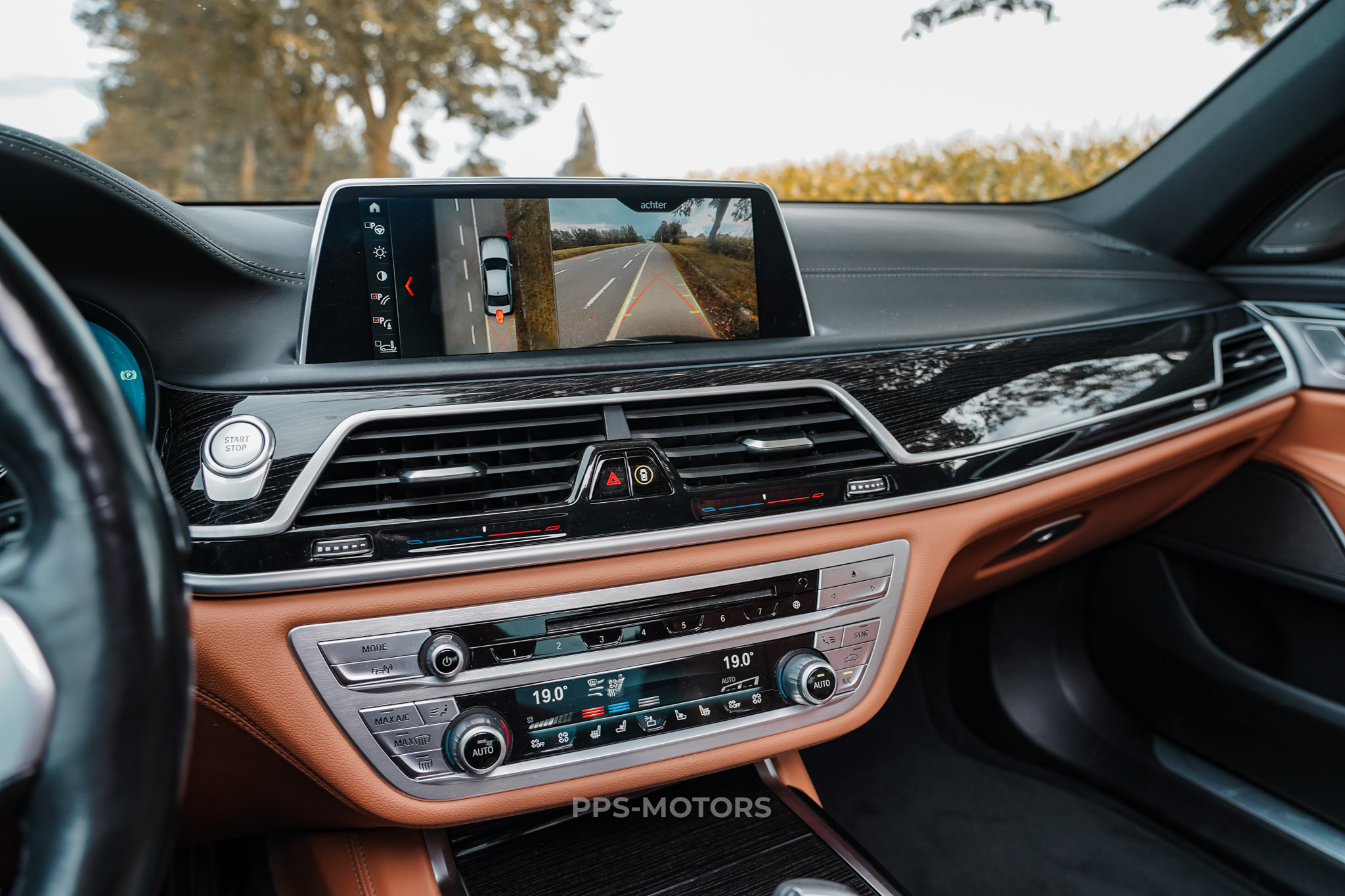 BMW BMW 740e Performance M-PAKKET photo 19