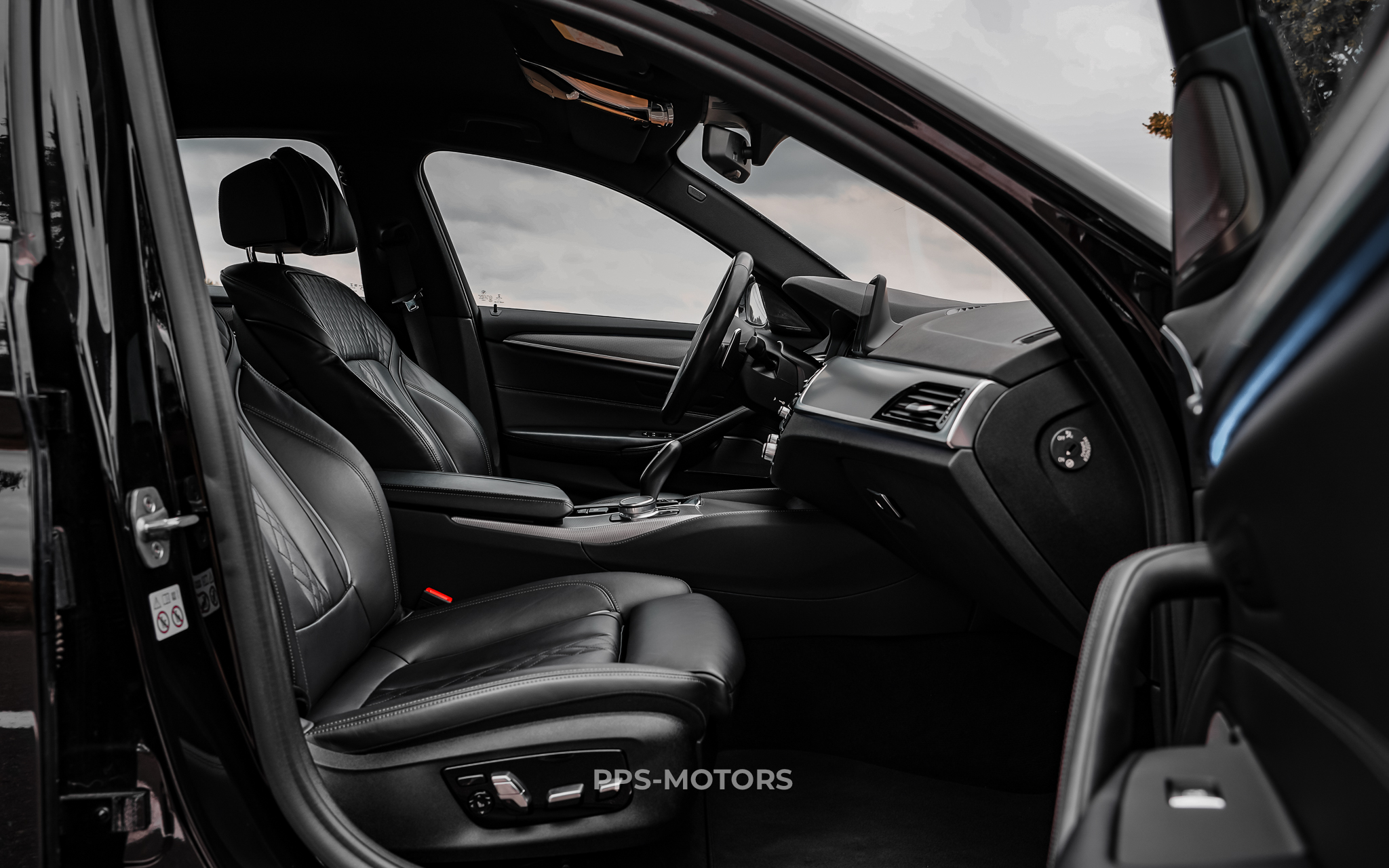 BMW M550d xAS photo 11