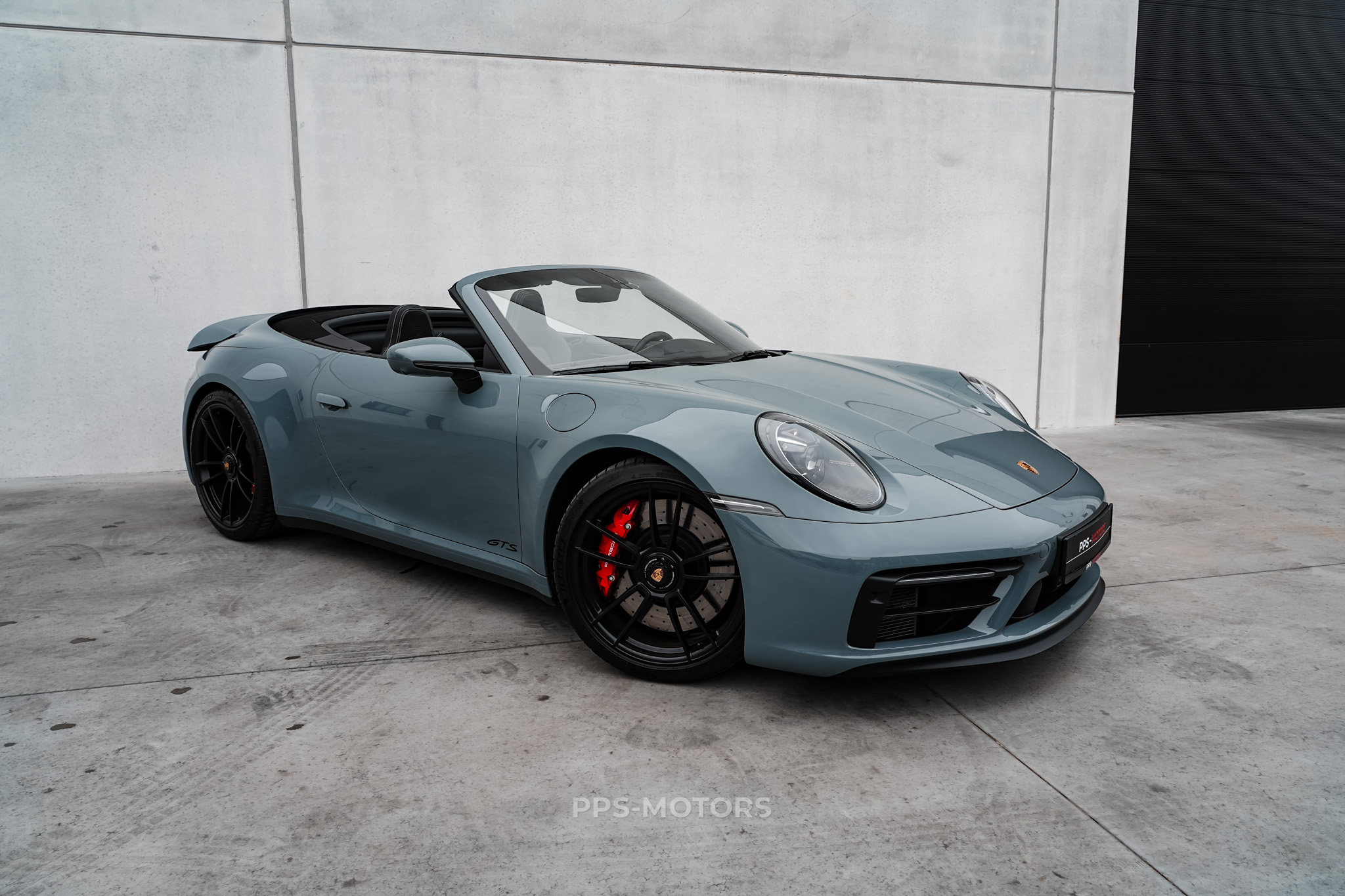 Porsche 992 CARRERA CABRIO 4 GTS photo 17