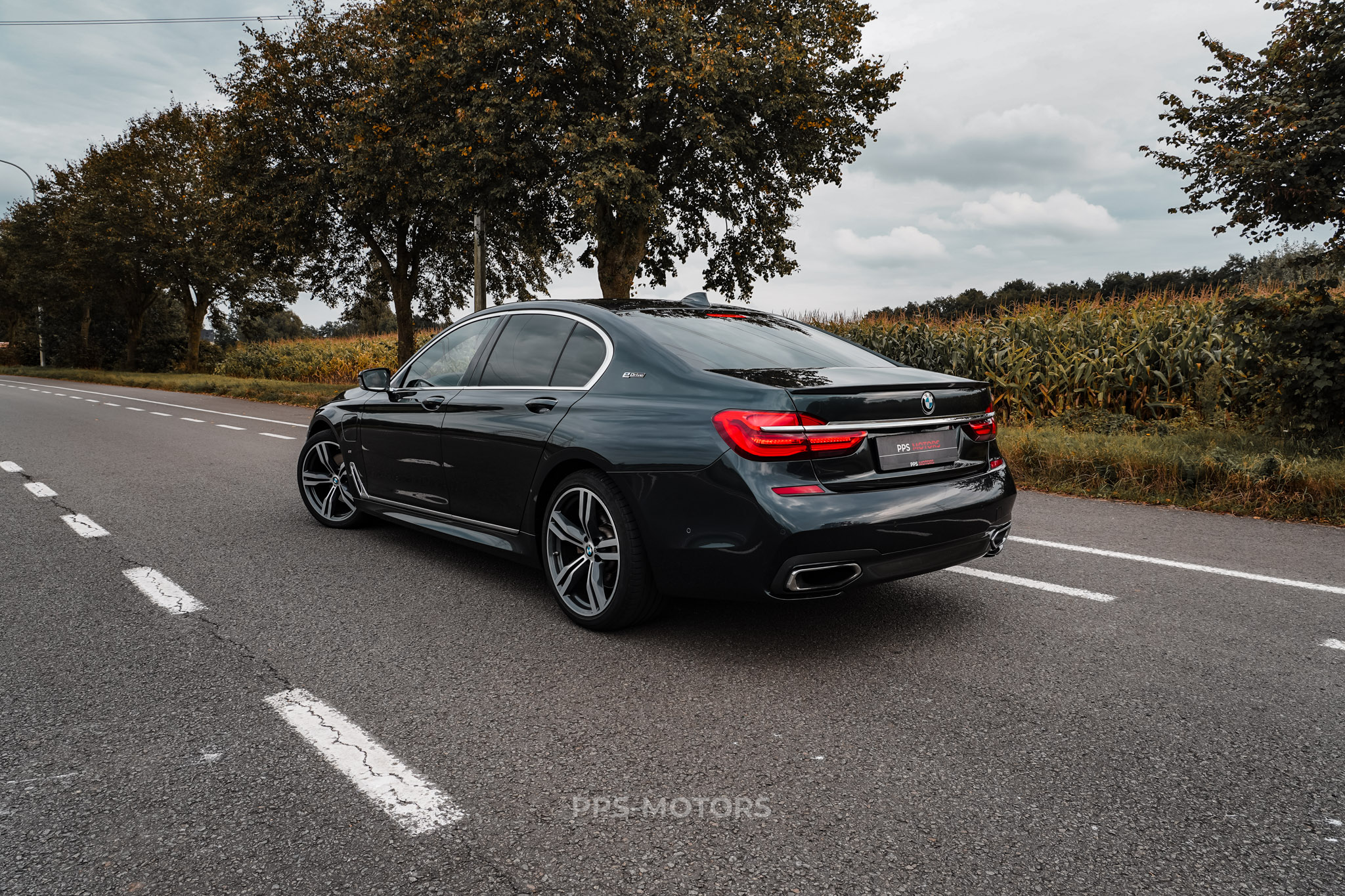 BMW BMW 740e Performance M-PAKKET photo 29