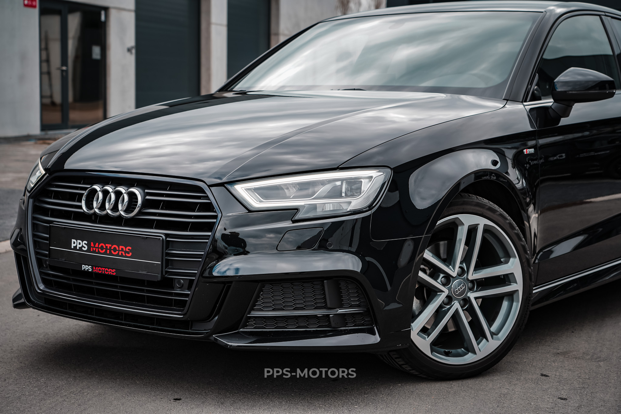 Audi A3 35 TFSI S-Tronic S-Line photo 2