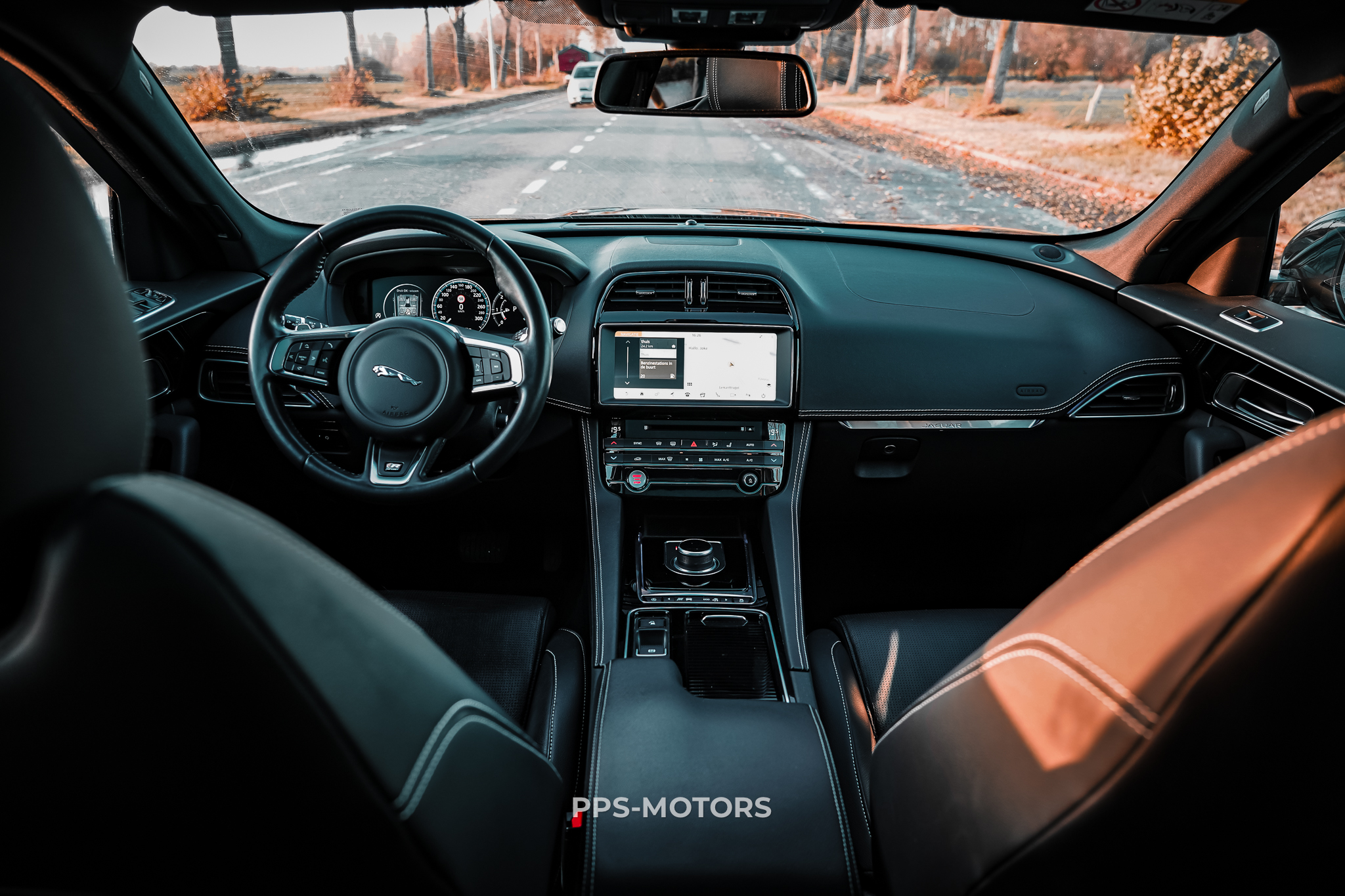 JAGUAR F-PACE 2.0 AWD R-SPORT photo 17