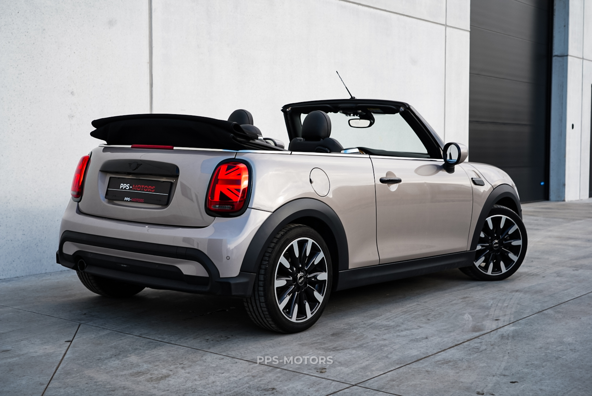 MINI COOPER CABRIO photo 8
