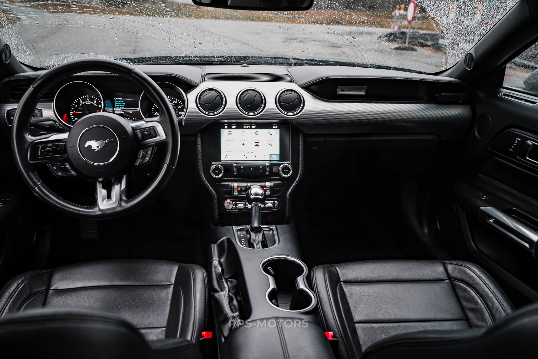 Ford MUSTANG 2.3 ECOBOOST photo 22