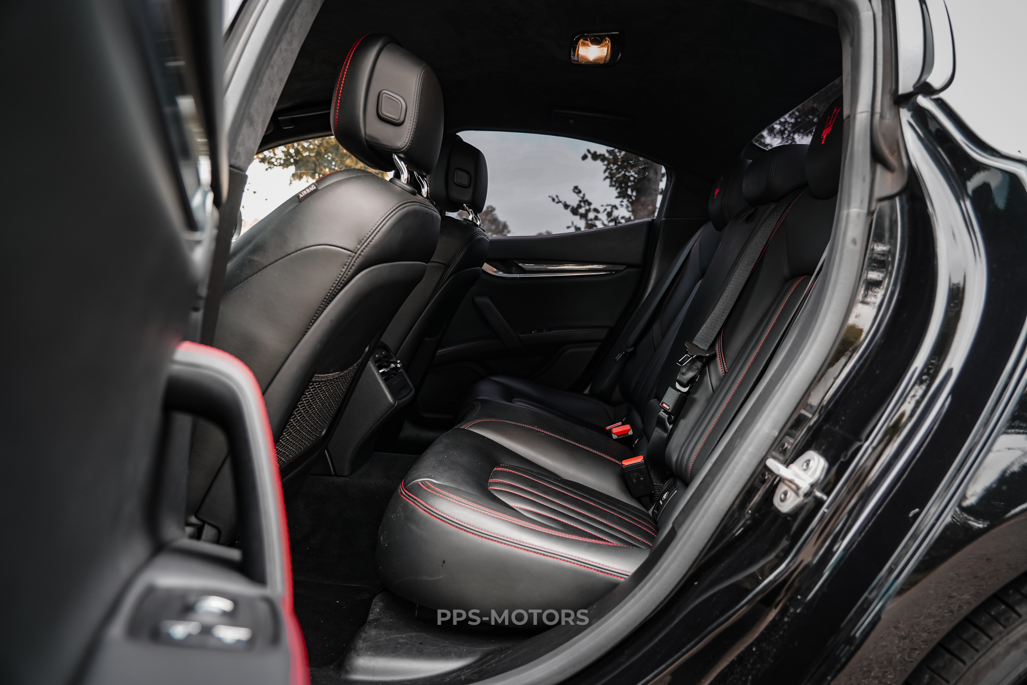 Maserati GHIBLI 3.0 V6 TURBO photo 8