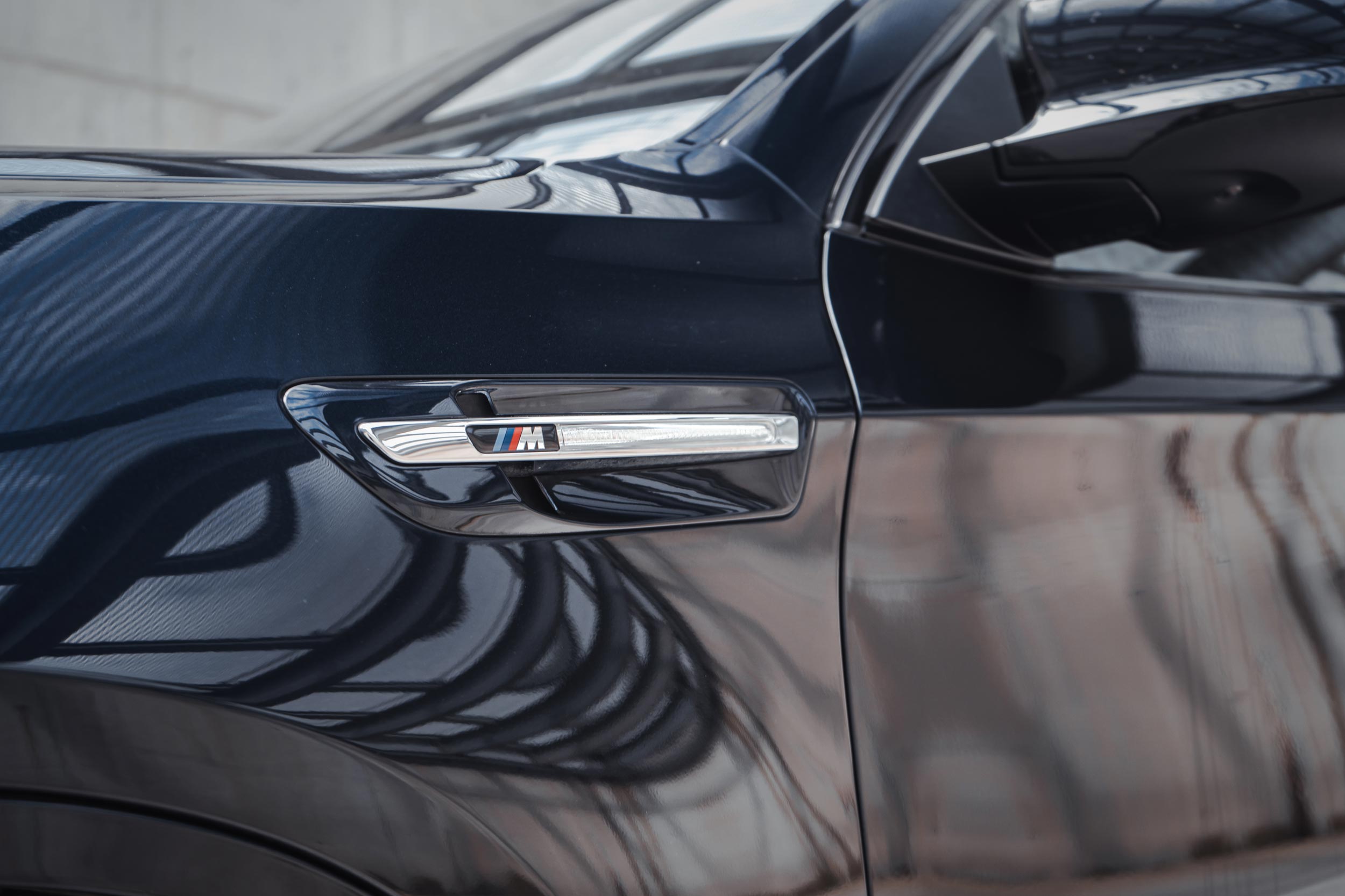 BMW X6 M 4.4i V8 TWIN-TURBO - LICHTE VRACHT photo 3