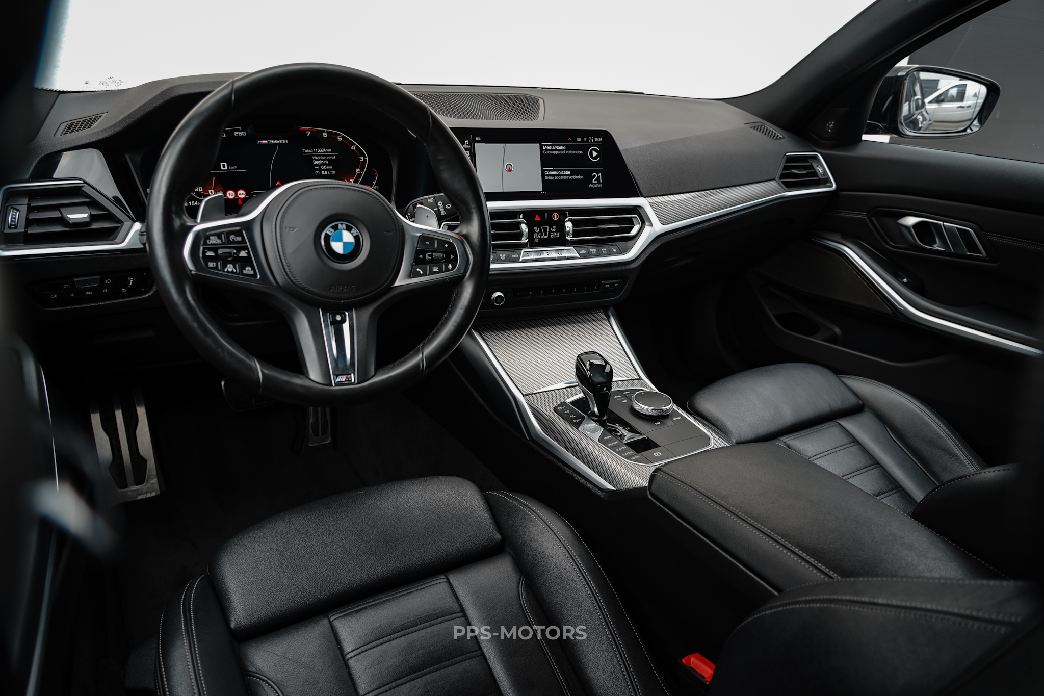 BMW M340i xDrive photo 8