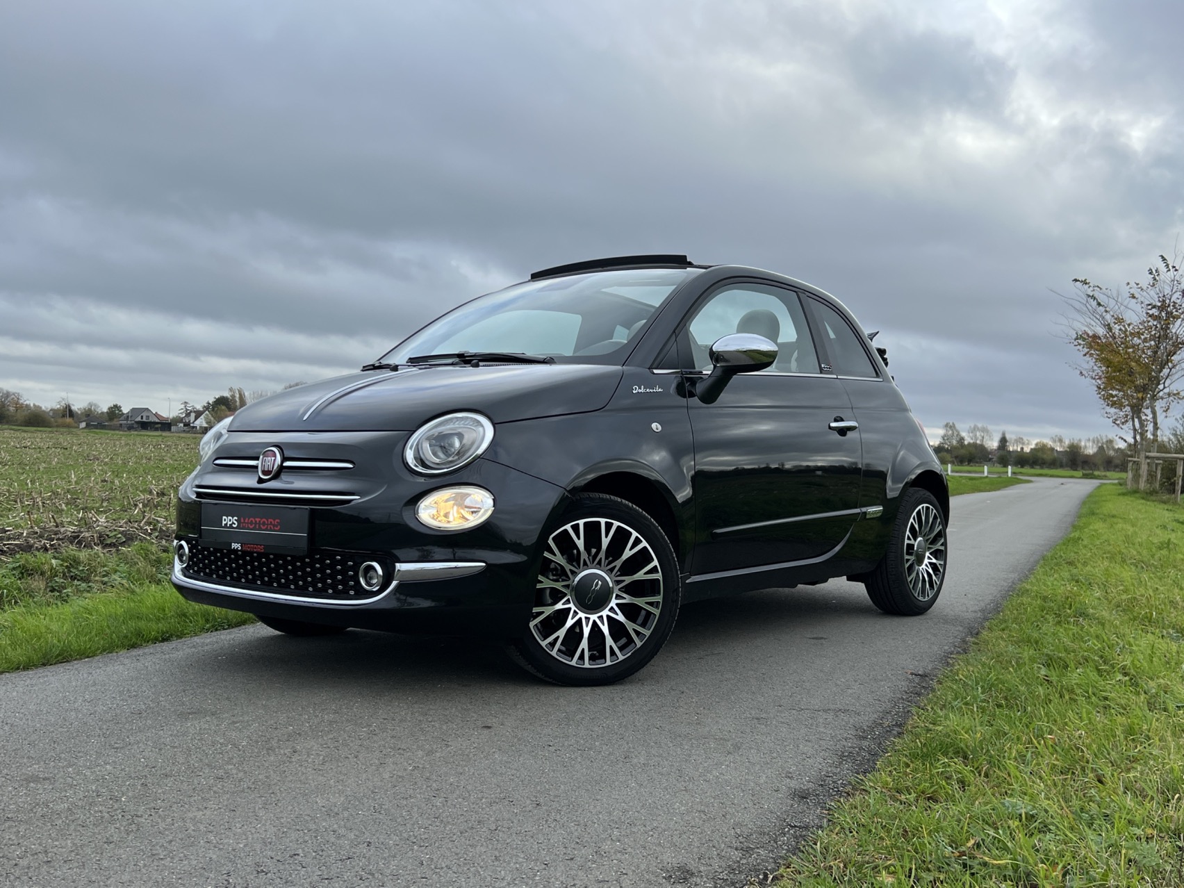 Fiat 500C Hybrid Dolcevita photo 1