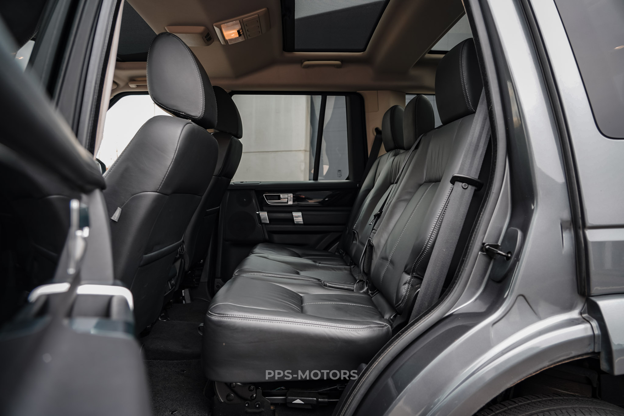 Land Rover DISCOVERY 3.0 TDV6 HSE photo 11