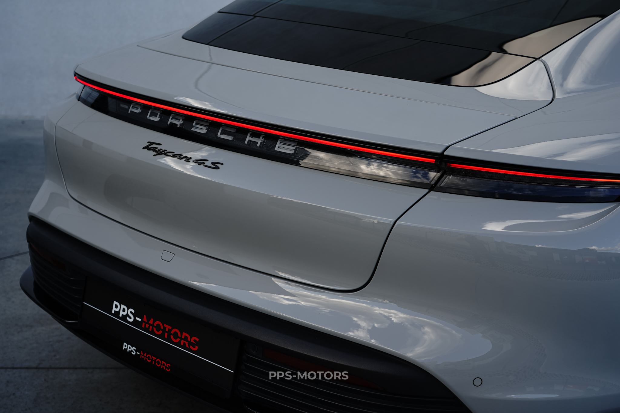 Porsche TAYCAN 4S SPORTDESIGN photo 19