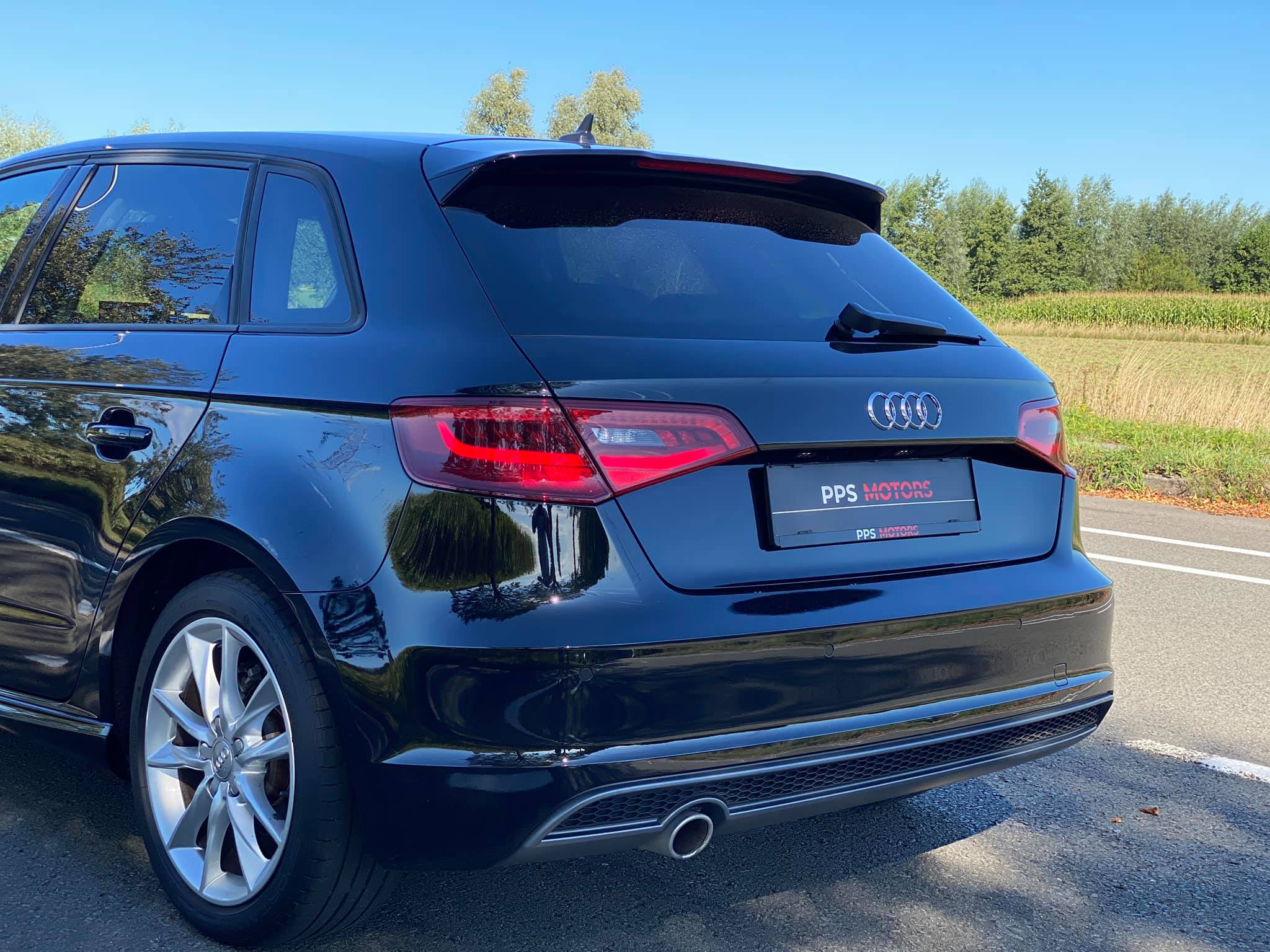 Audi A3 1.6 TDI S-LINE photo 7