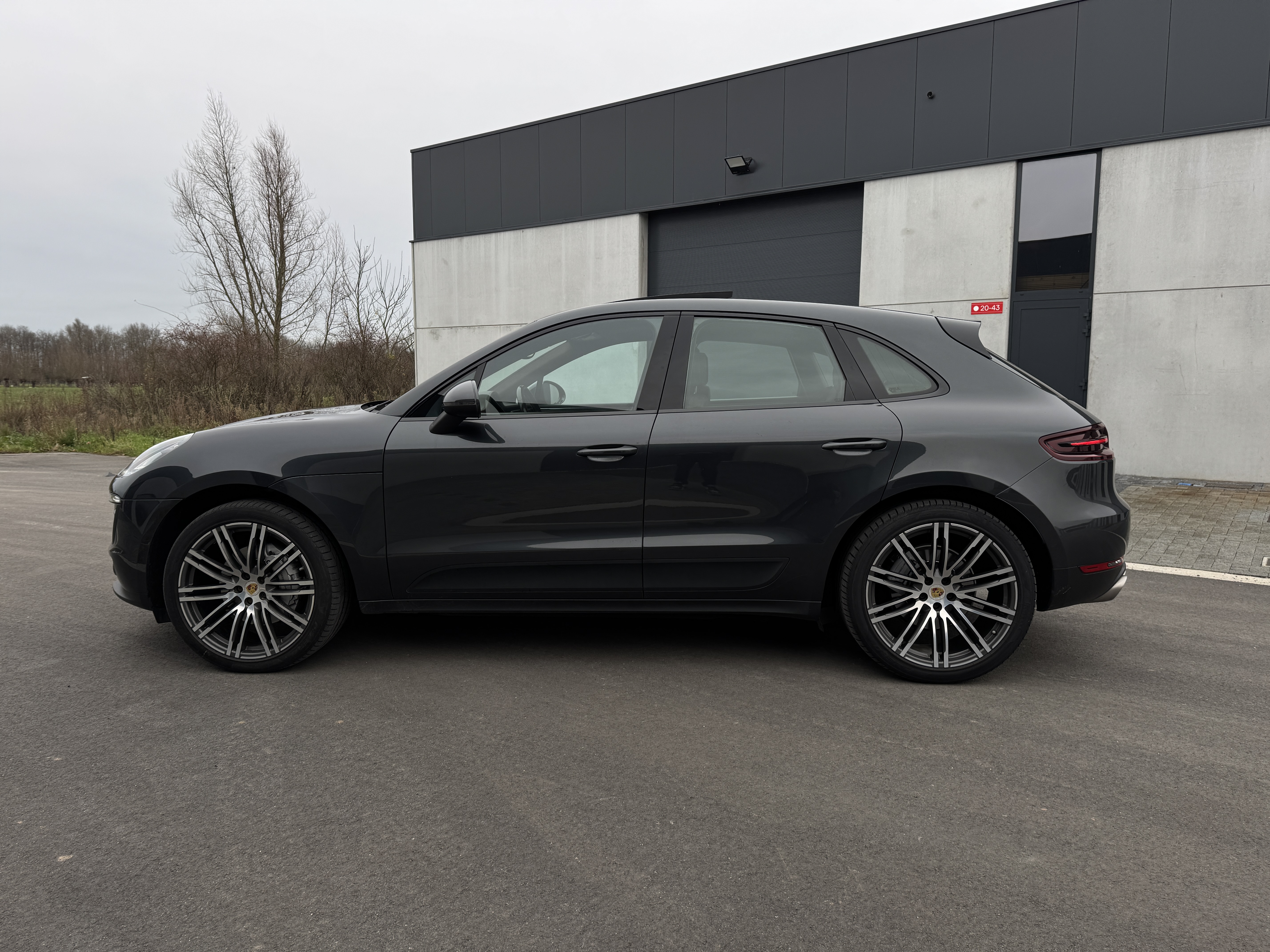Porsche MACAN S photo 4