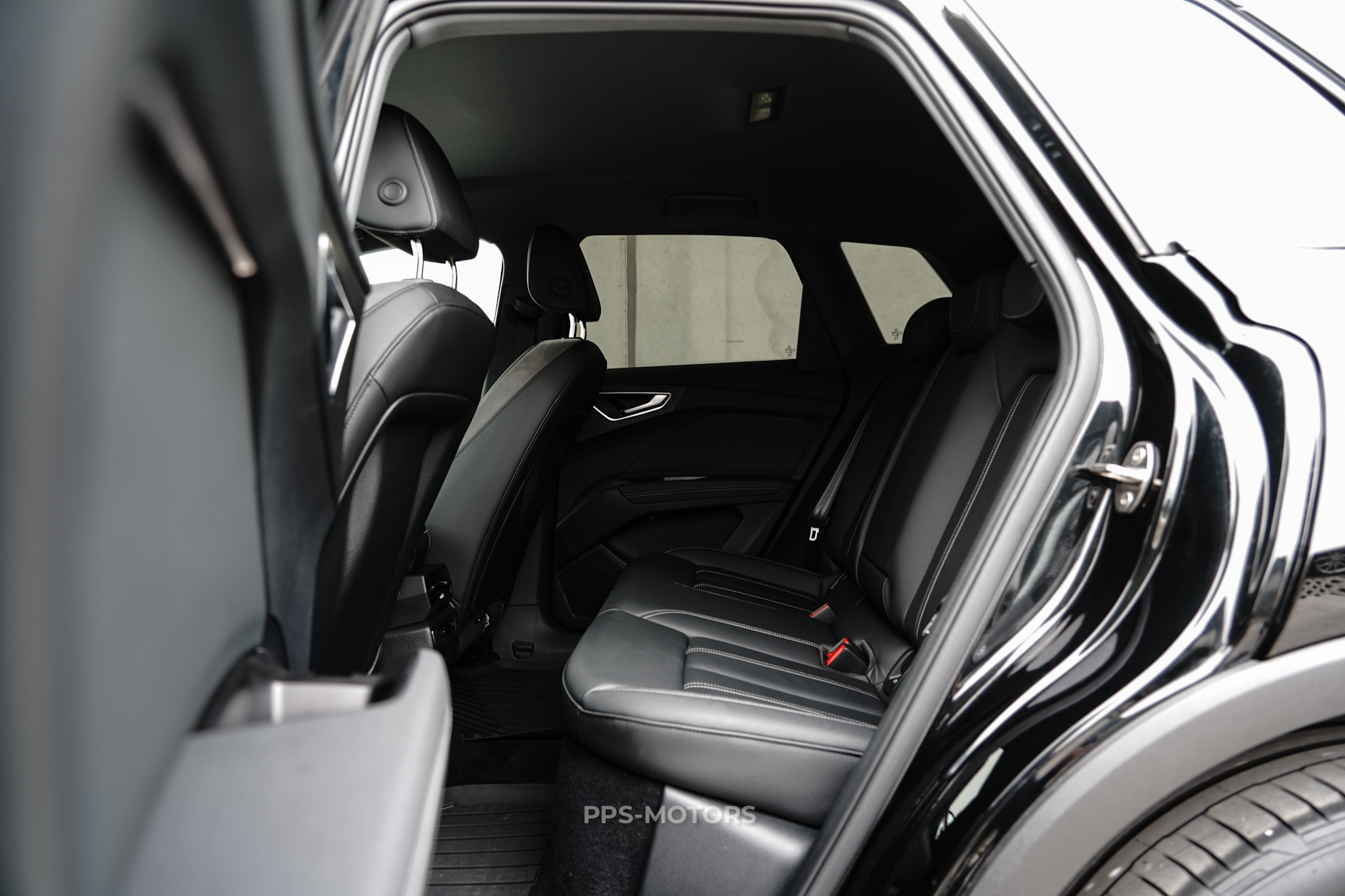 Audi Q4 E-TRON photo 14