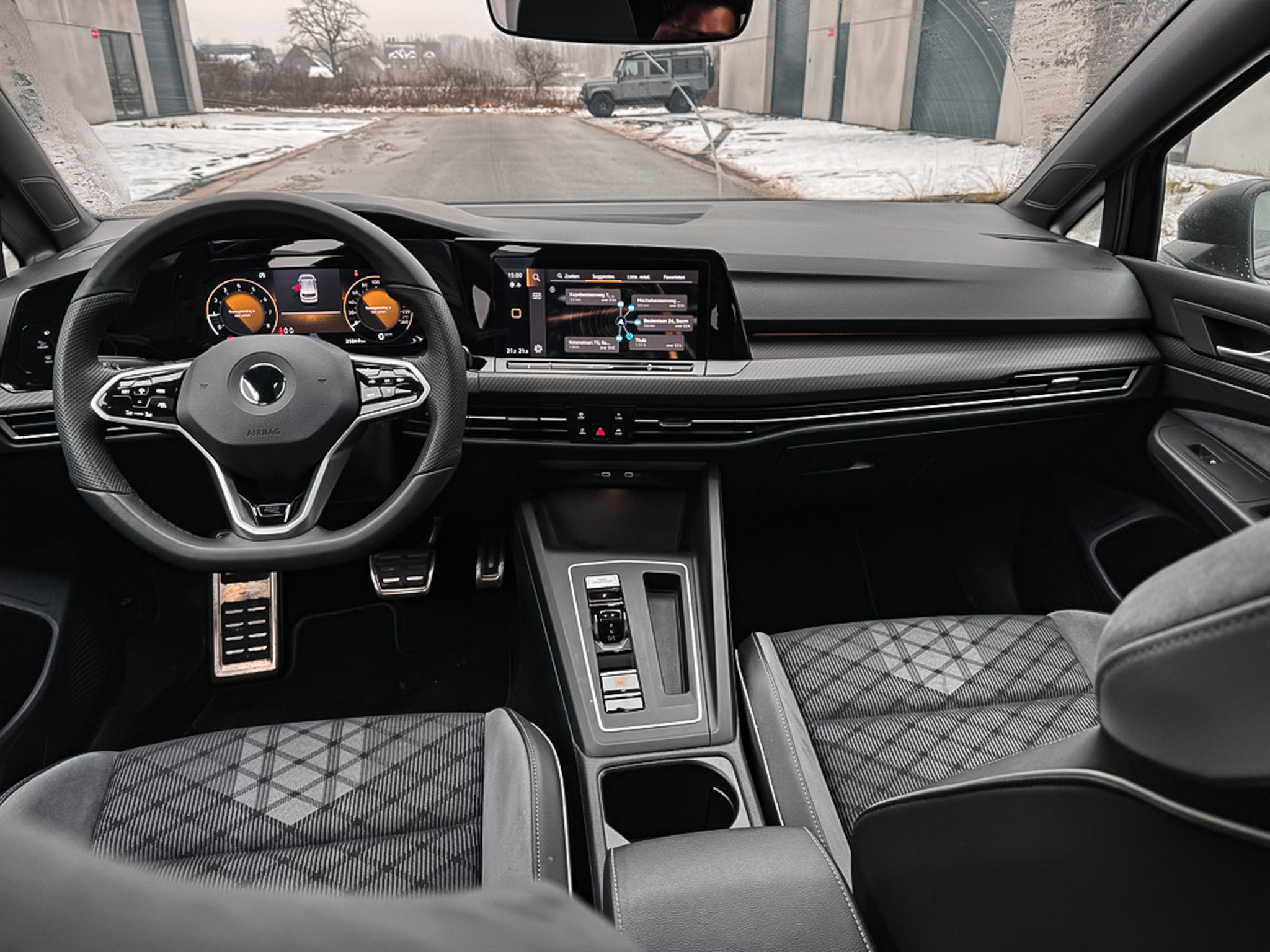 Volkswagen GOLF 8 1.5 eTSI R-Line photo 10