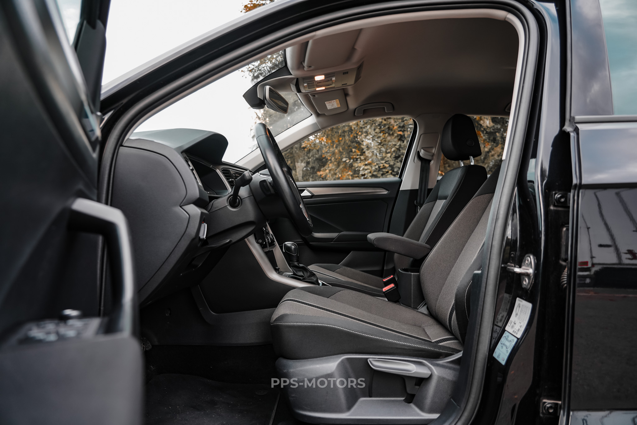 Volkswagen T-ROC 1.5 TSI photo 9