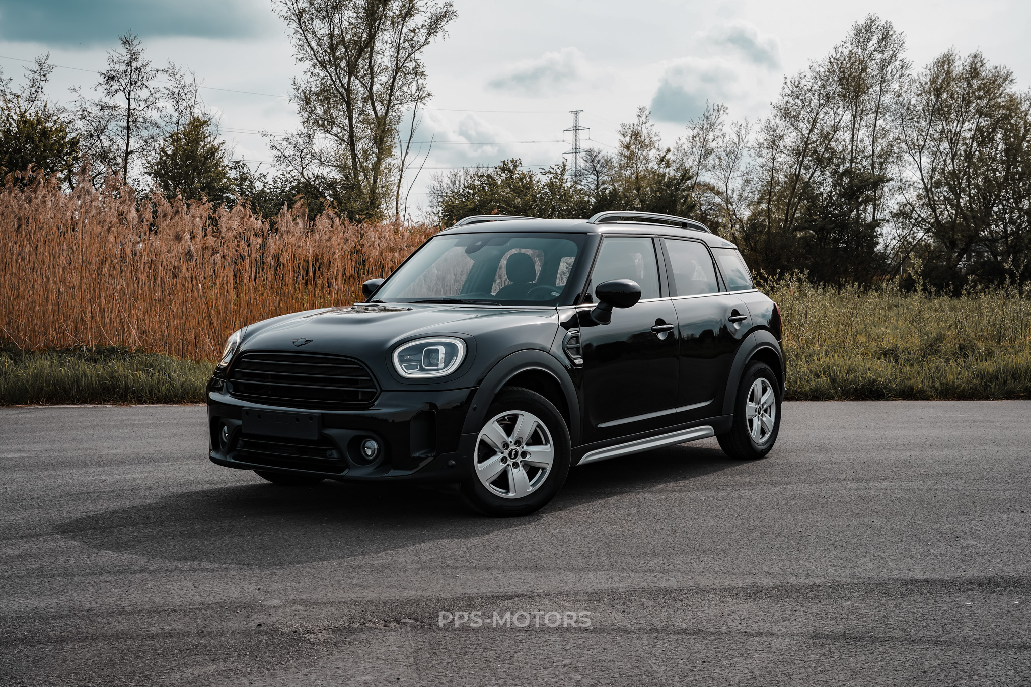 MINI ONE COUNTRYMAN photo 2