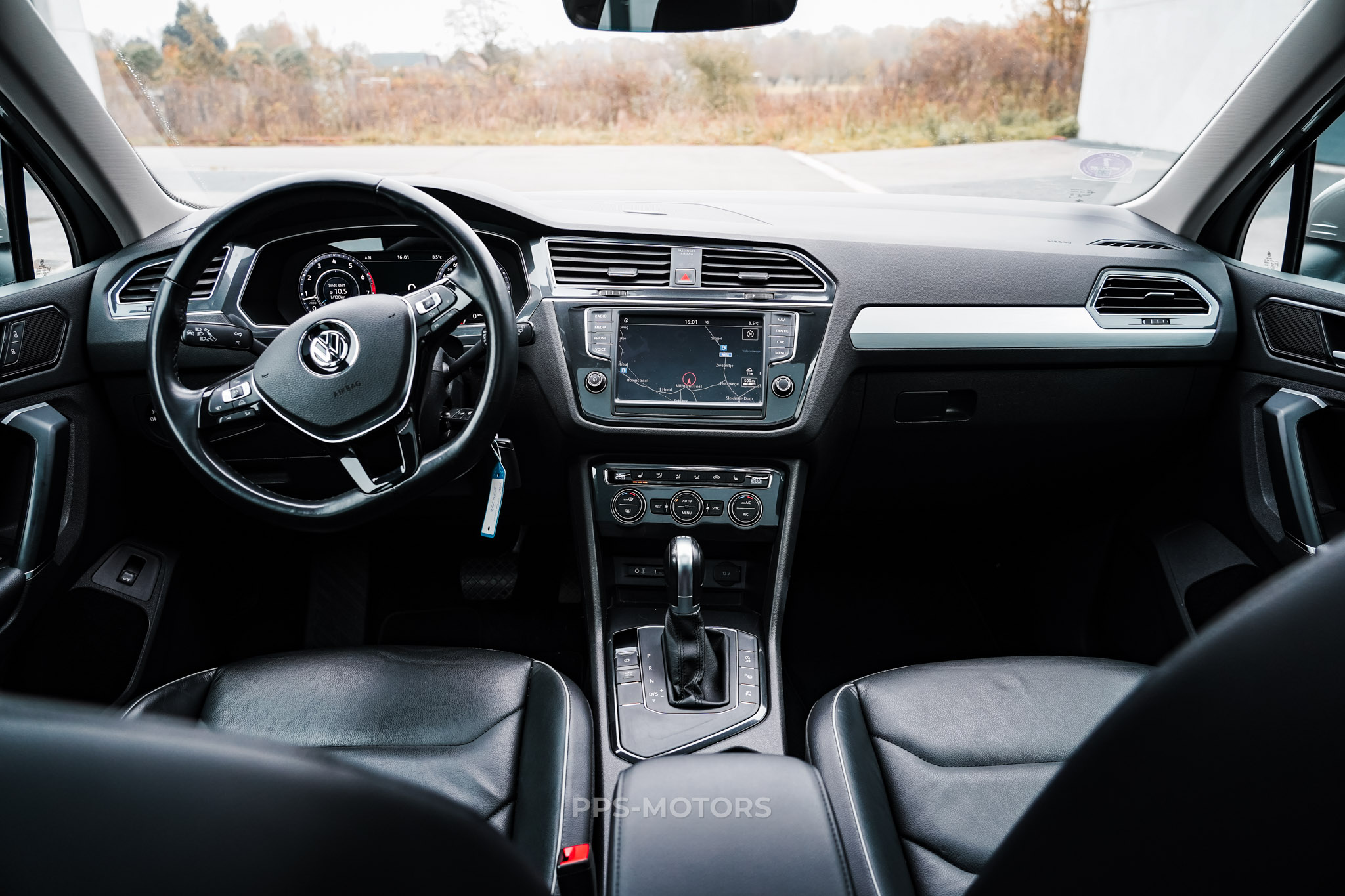 Volkswagen TIGUAN 1.4 TSI DSG R-LINE photo 16