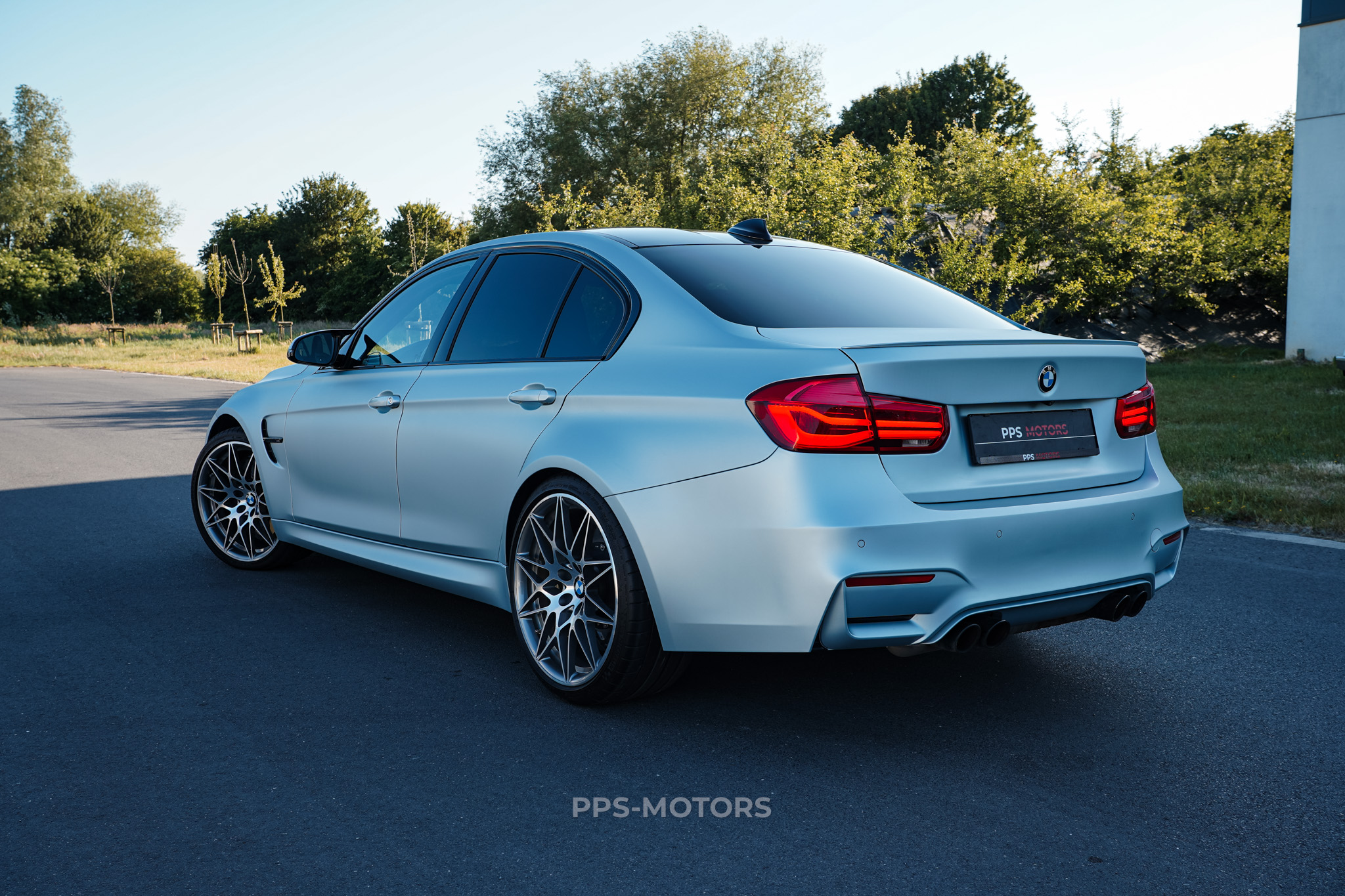 BMW M3 COMPETITION INDIVIDUAL photo 22