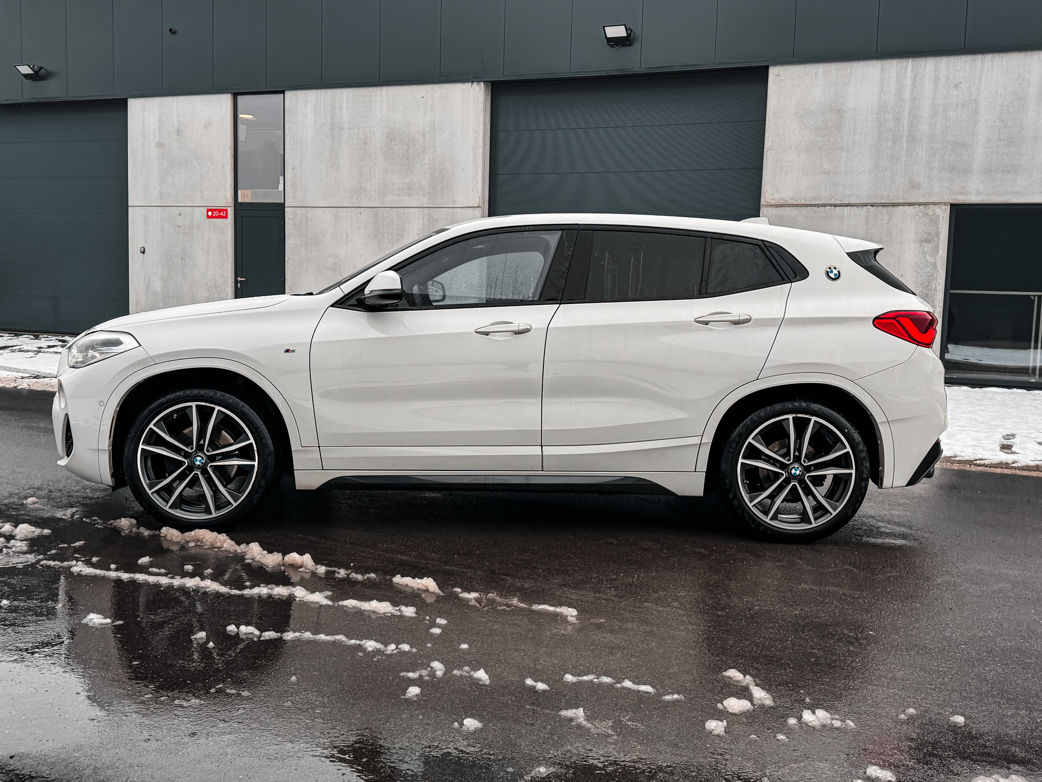 BMW X2 sDrive 18iA M-Pakket photo 3