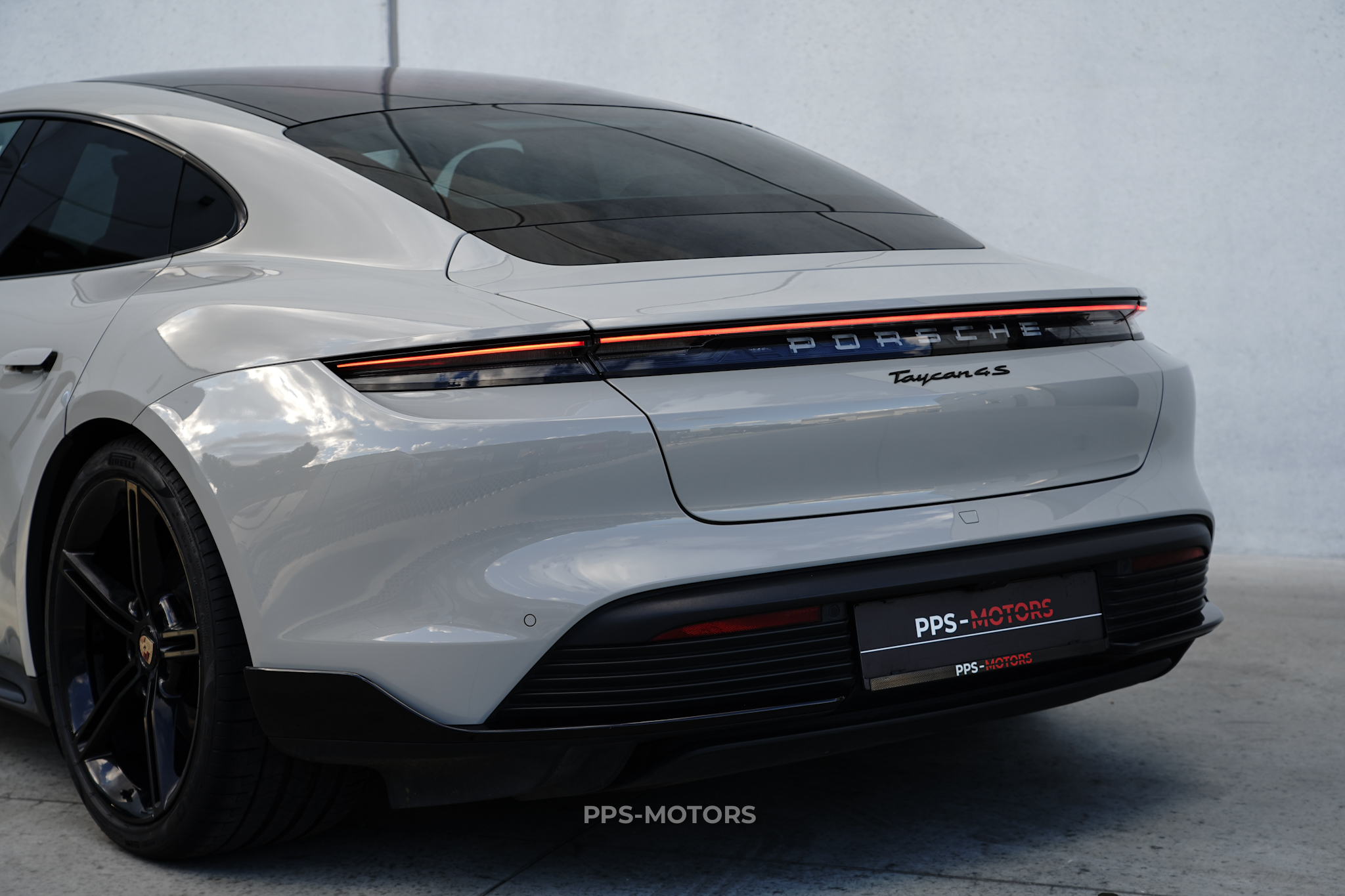 Porsche TAYCAN 4S SPORTDESIGN photo 32