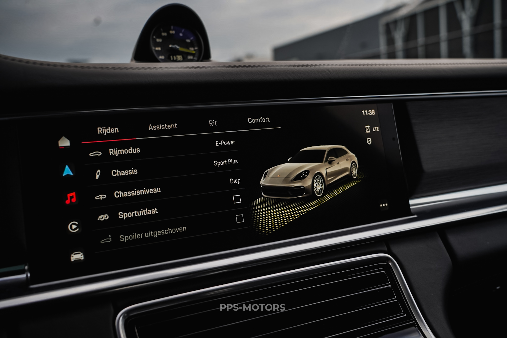 Porsche PANAMERA SPORT TURISMO 4 E-HYBRID photo 17