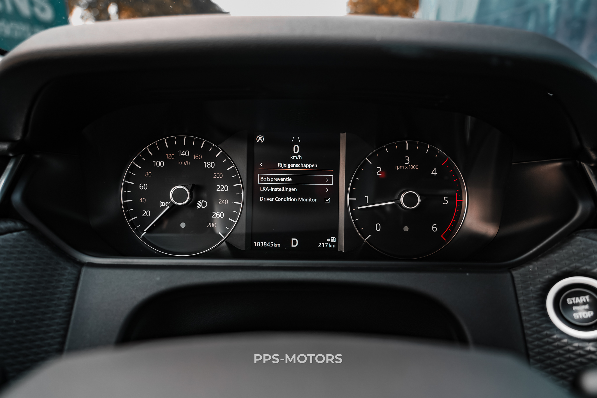 Land Rover RANGE ROVER VELAR photo 24