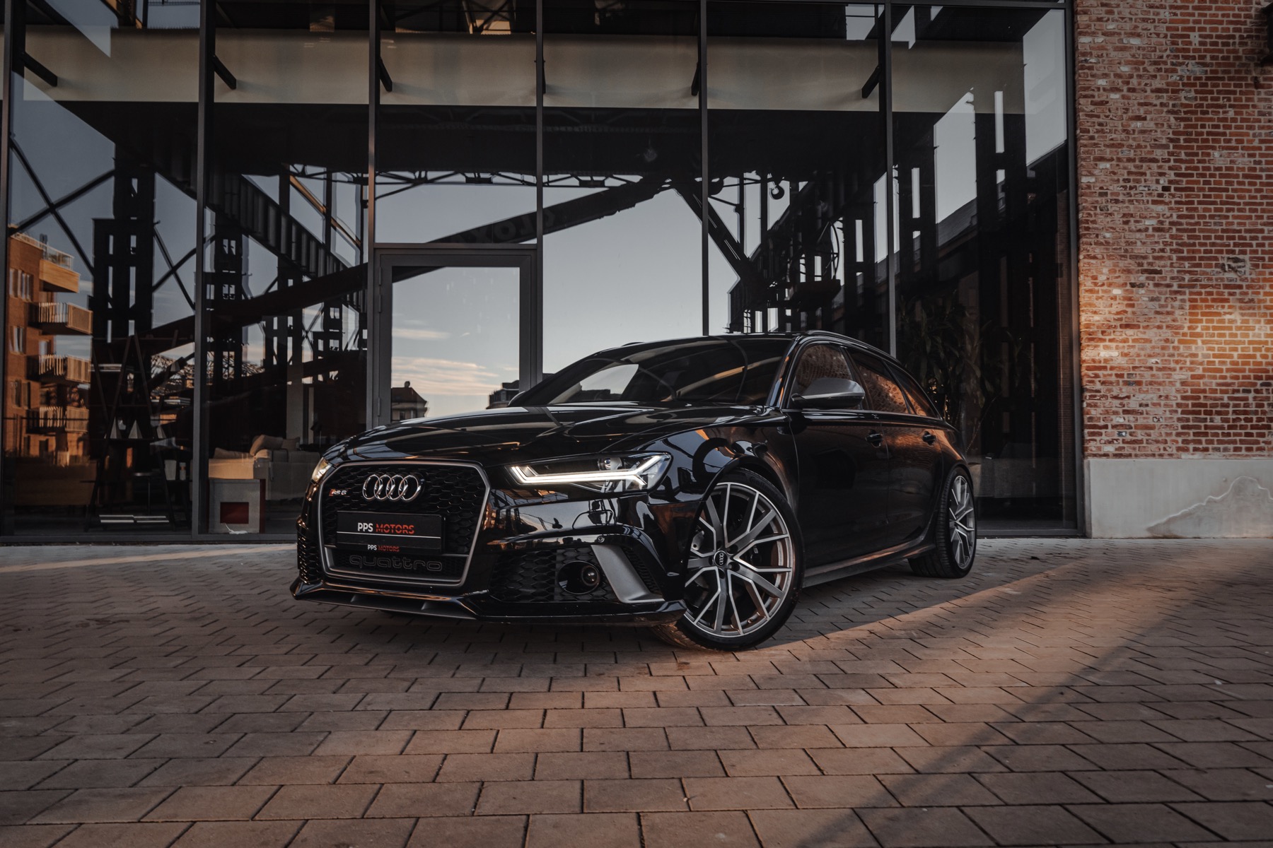 Audi RS6 4.0 V8 QUATTRO AKRAPOVIC photo 9