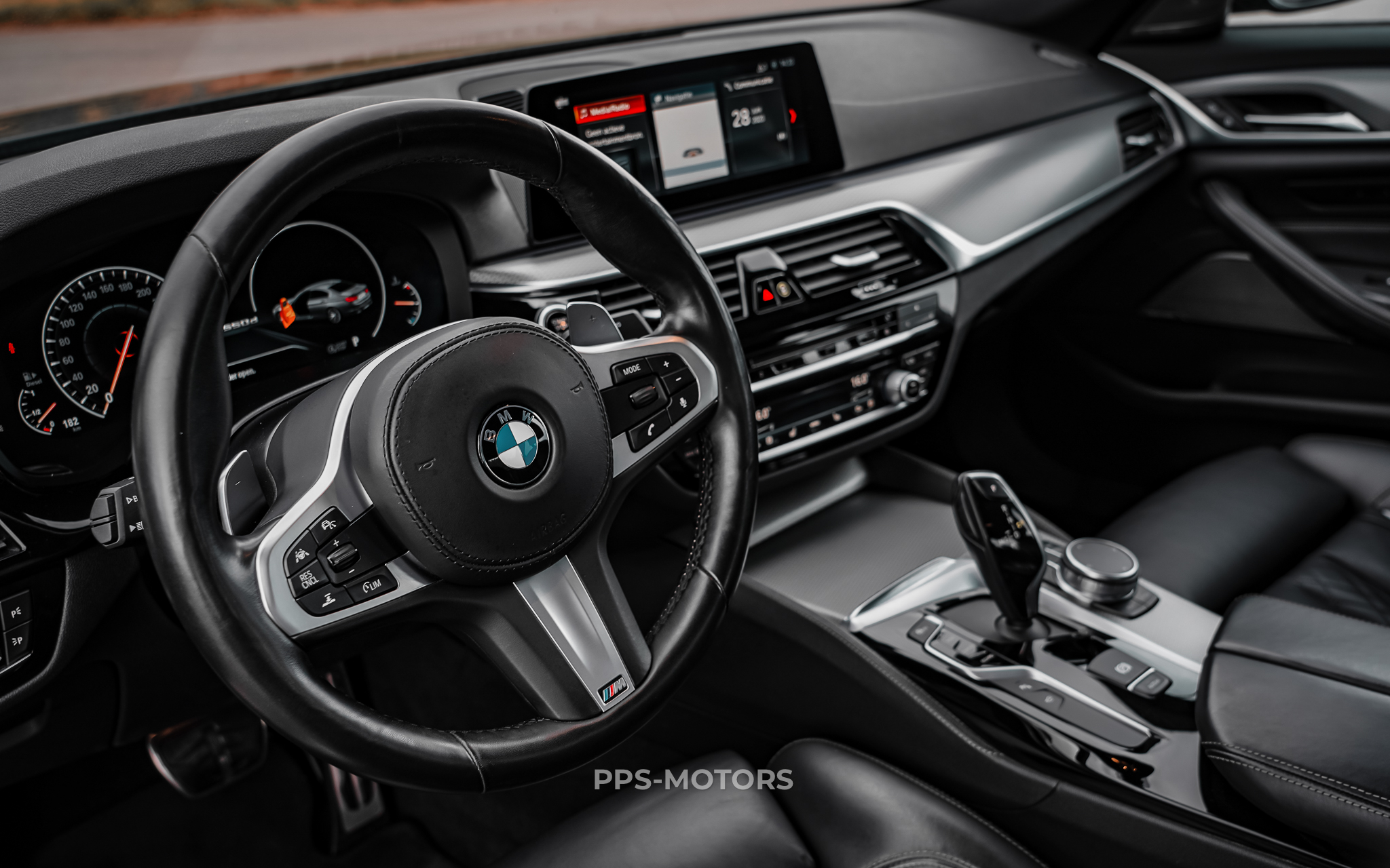 BMW M550d xAS photo 15