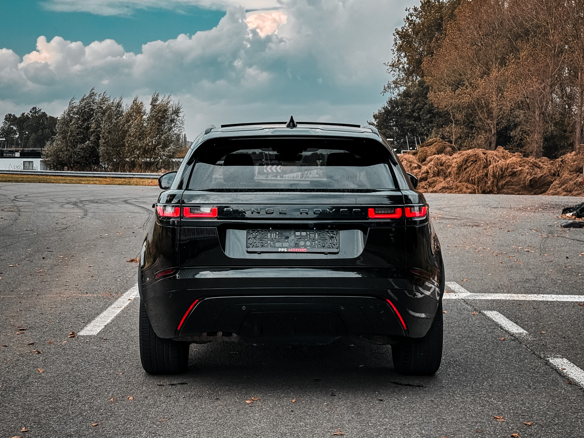 Land Rover VELAR 2.0 R-DYNAMIC photo 3
