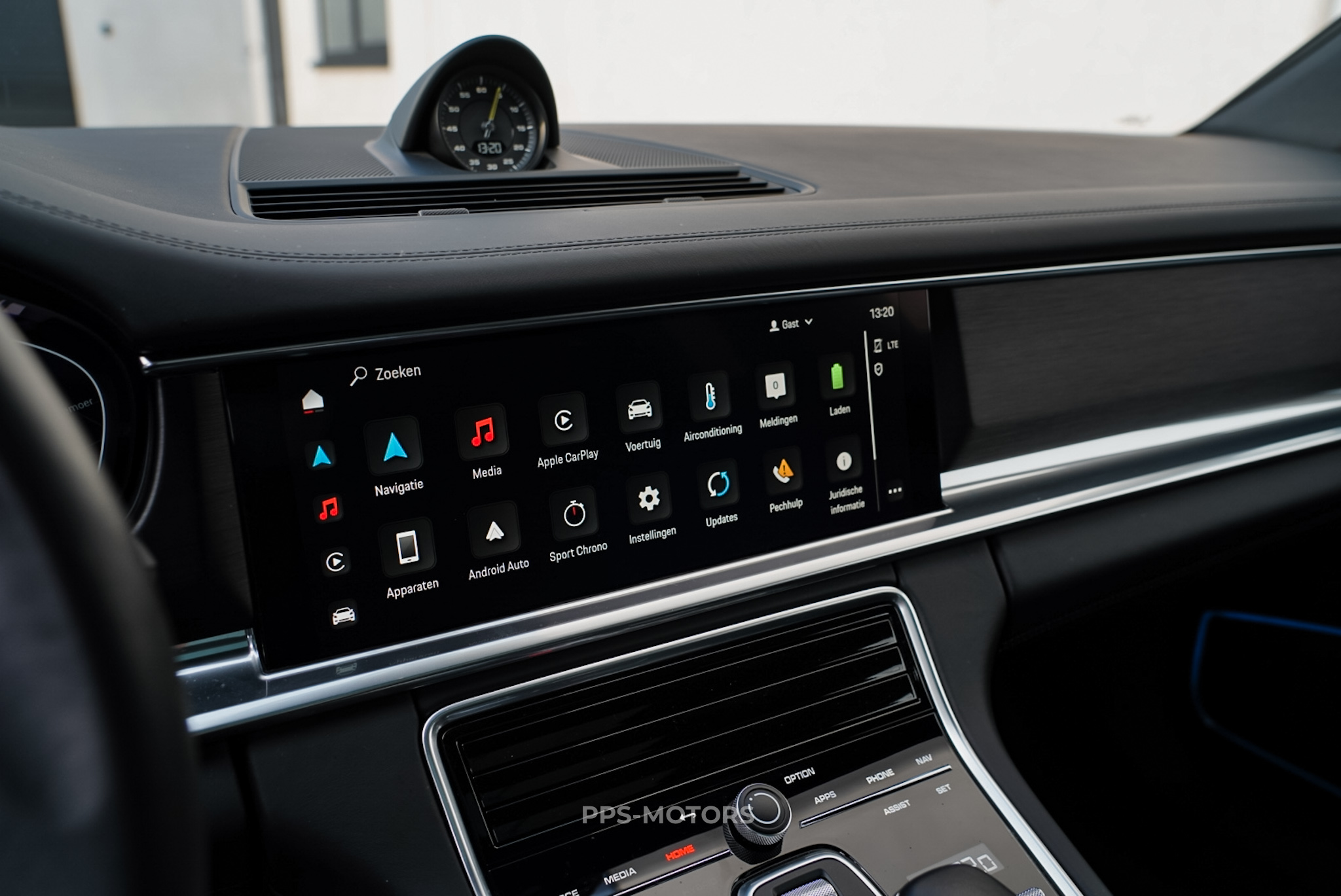 Porsche PANAMERA SPORT TURISMO 4 E-HYBRID photo 14