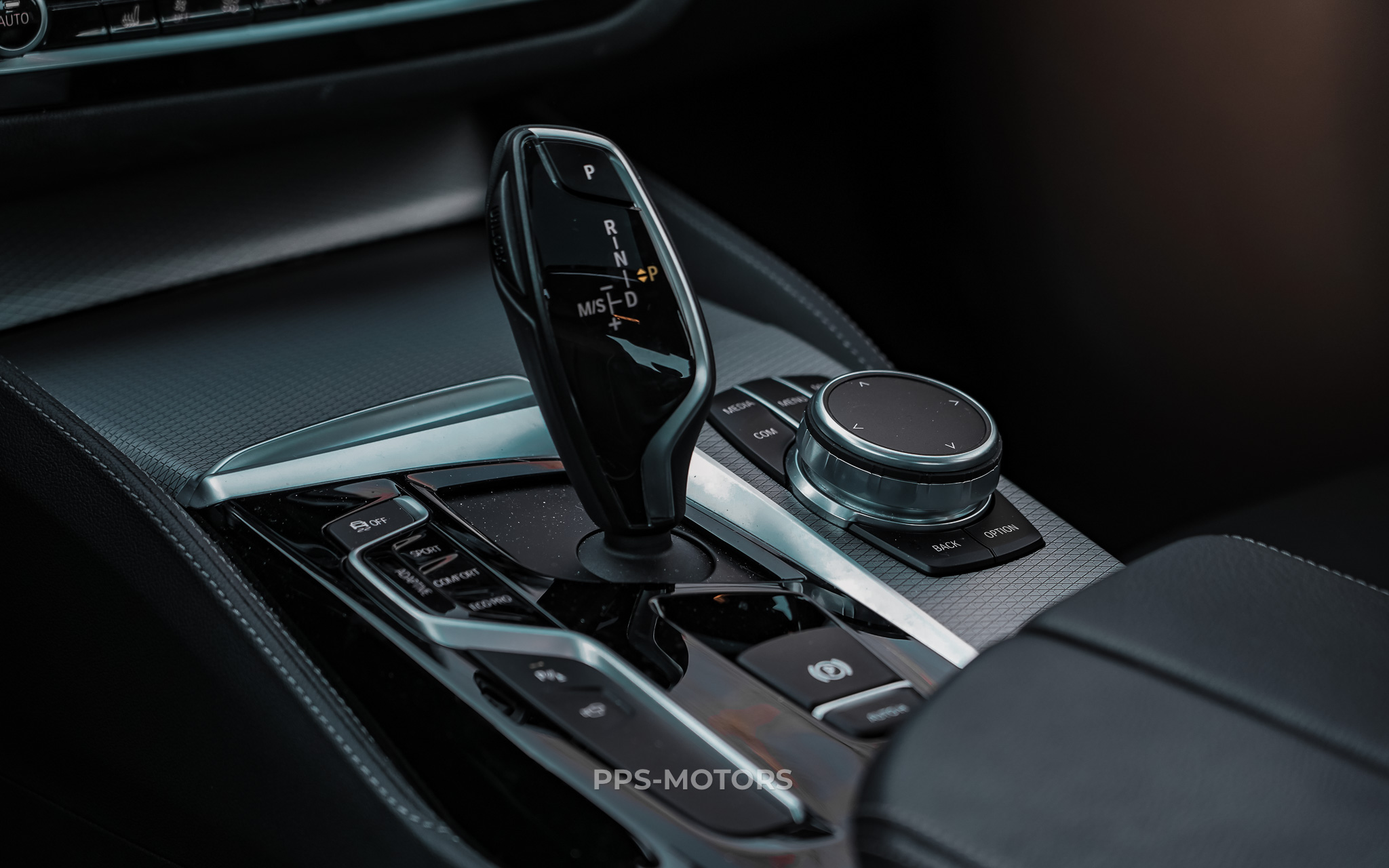 BMW 540i xDRIVE G30 M-PAKKET photo 16