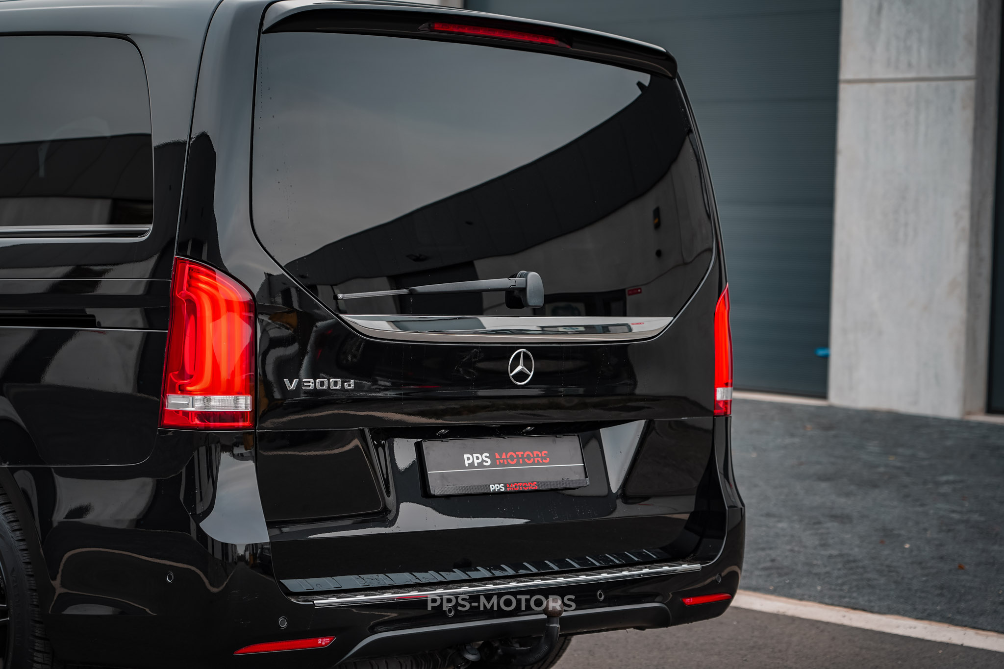 Mercedes Benz V300 AMG PAKKET photo 10
