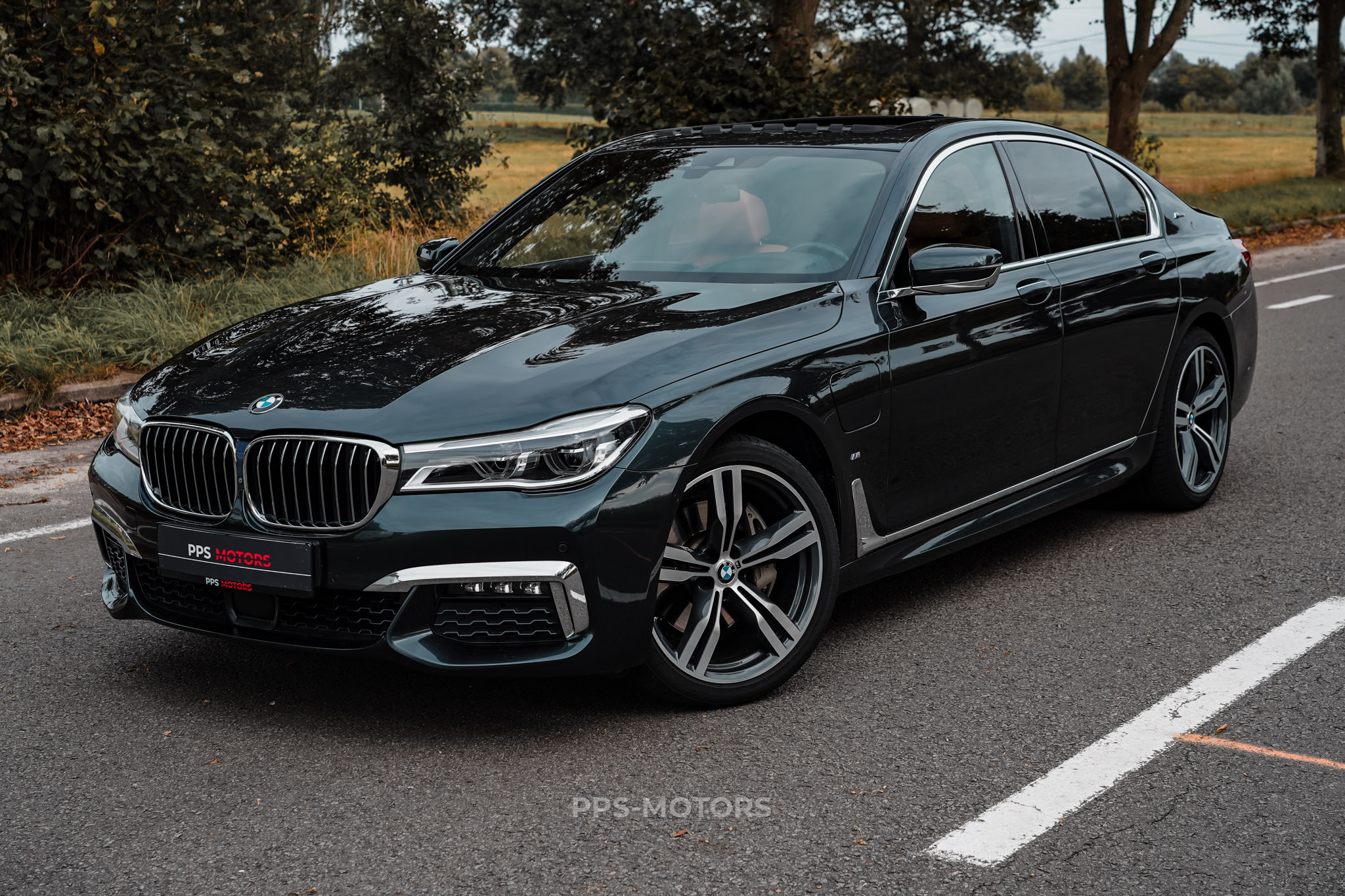 BMW BMW 740e Performance M-PAKKET photo 2