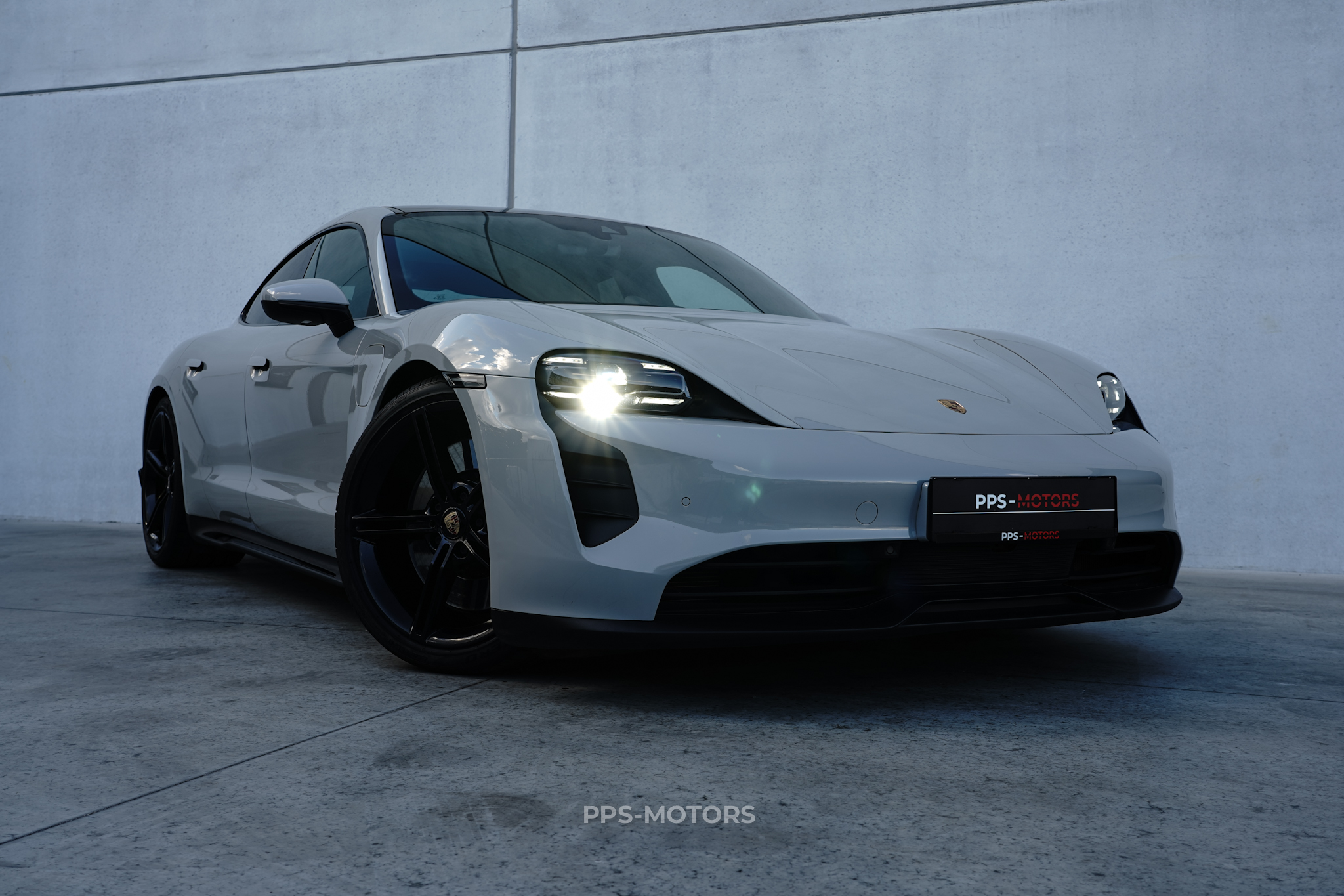 Porsche TAYCAN 4S SPORTDESIGN photo 20